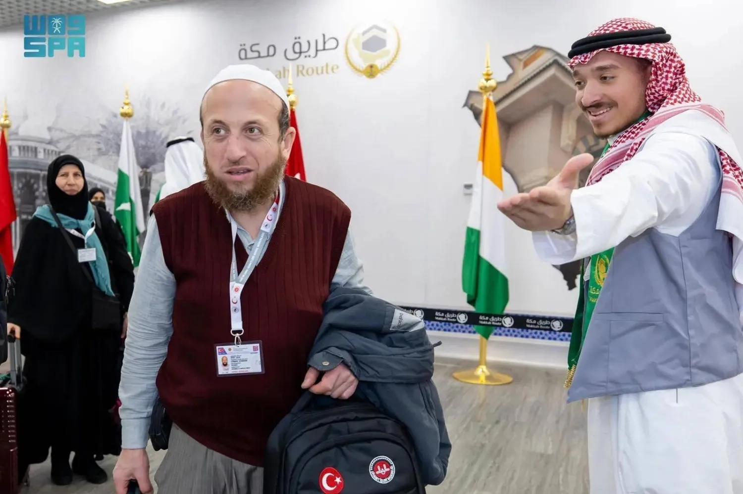 Pilgrims from Türkiye are welcomed upon their arrival in Saudi Arabia. (SPA)