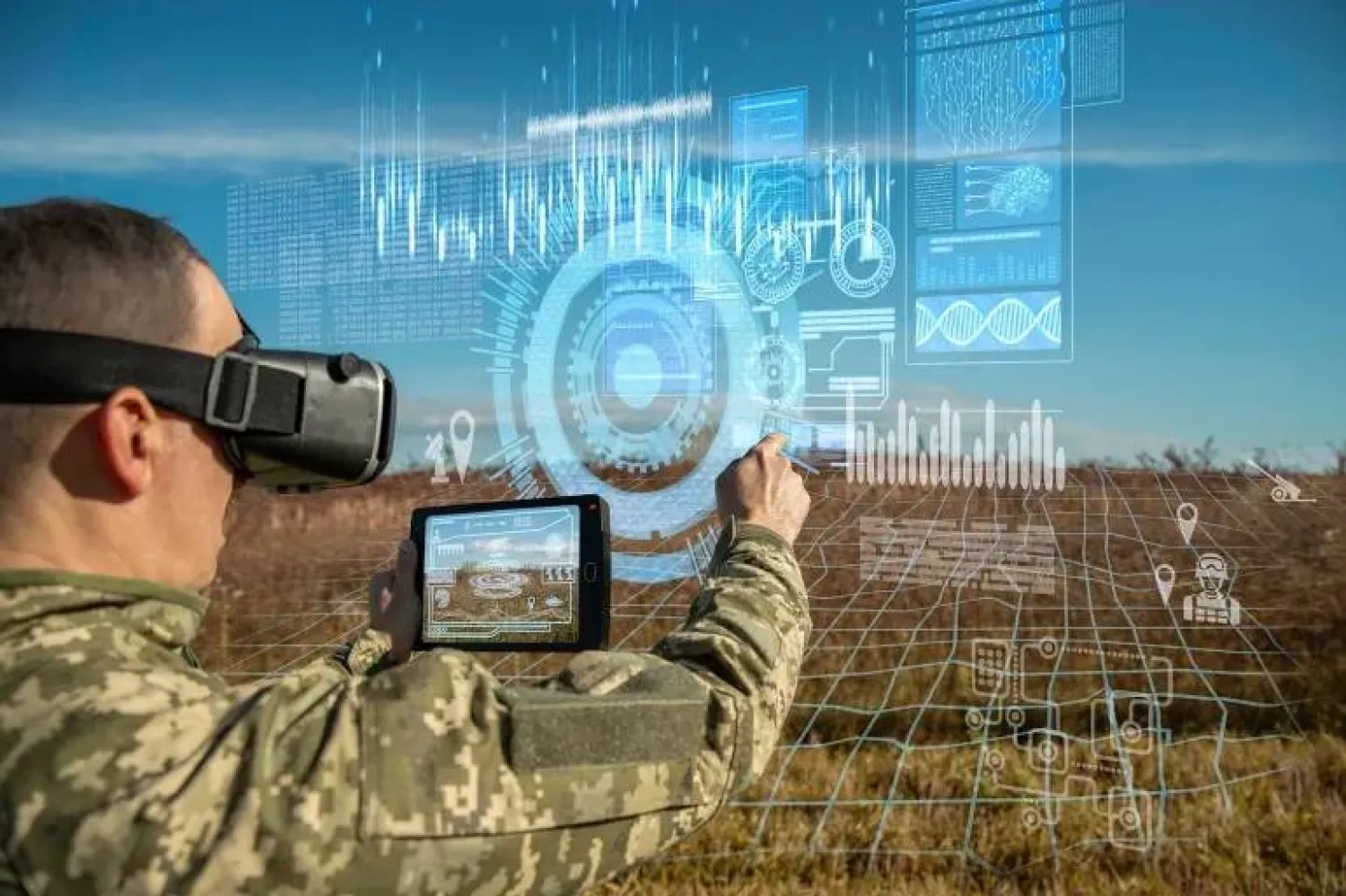 نحاس أكد أن الحروب بدأت تنتقل تدريجياً من ساحات القتال الميدانية إلى مراكز البيانات (شترستوك)