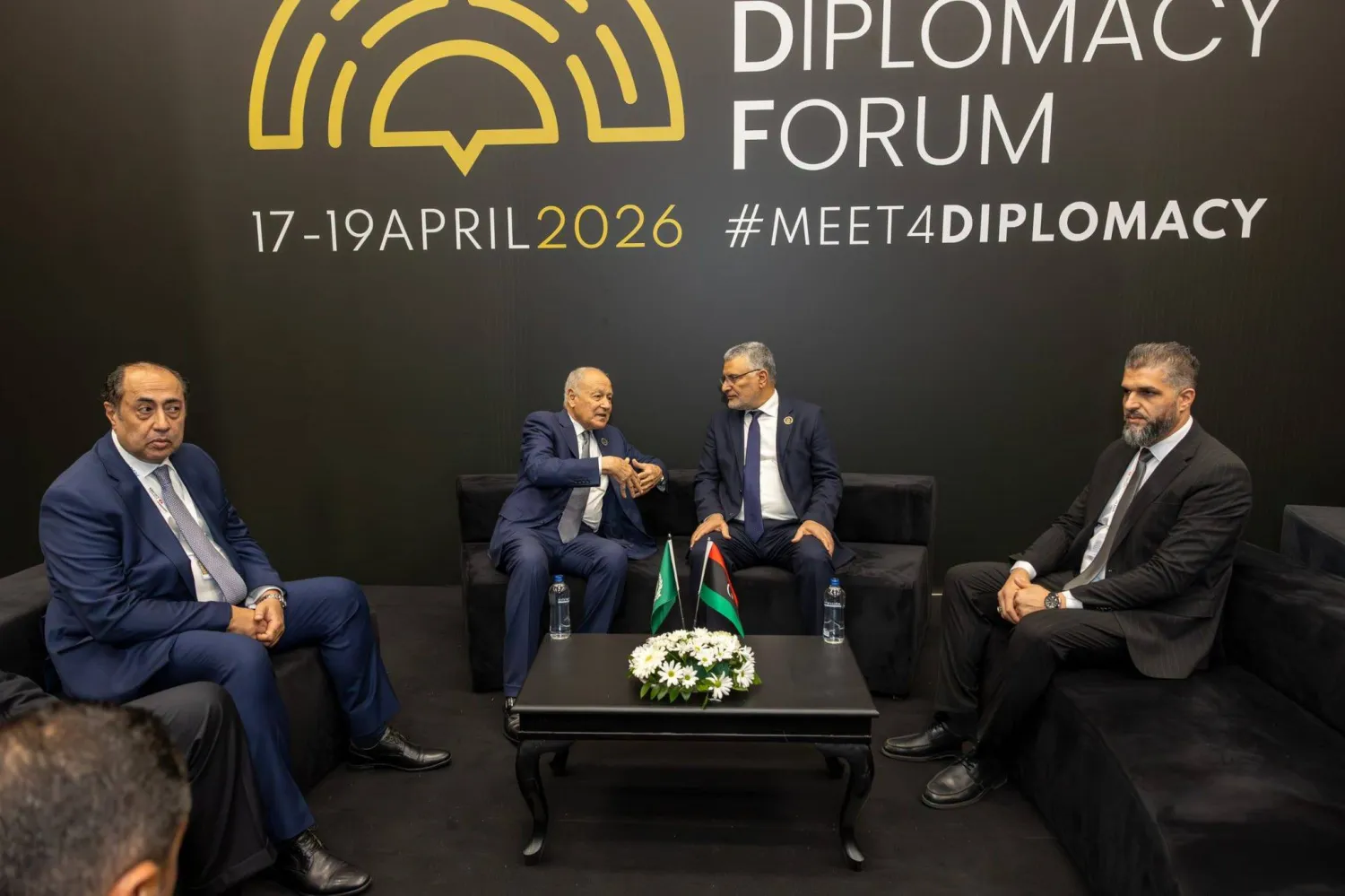 اجتماع تكالة وأبو الغيط على هامش «منتدى أنطاليا الدبلوماسي» بحضور حسام زكي ومندوب ليبيا لدى الجامعة السفير عبد المطلب ثابت بتركيا يوم السبت (المجلس الأعلى للدولة في ليبيا)