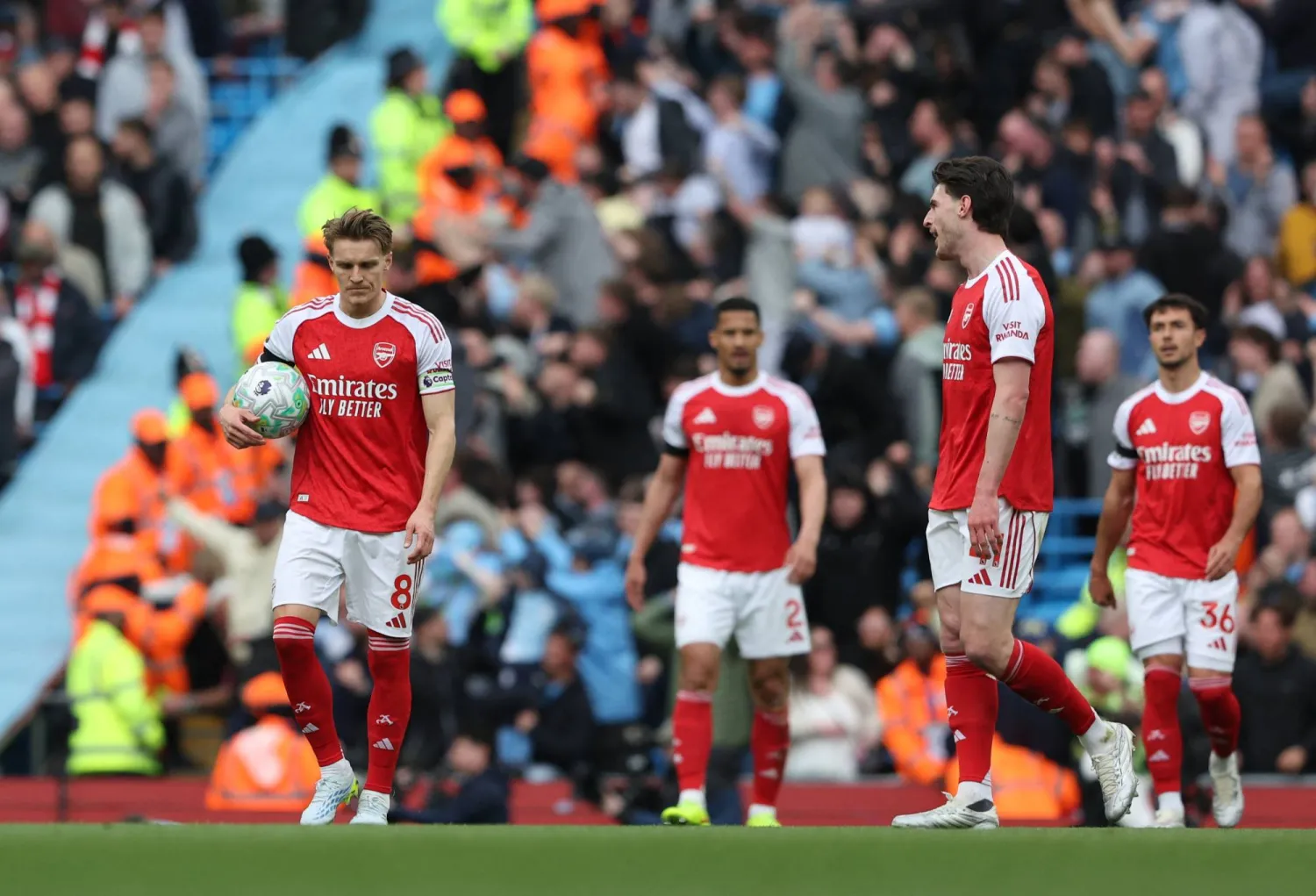حالة إحباط عاشها آرسنال أمام السيتي (رويترز)