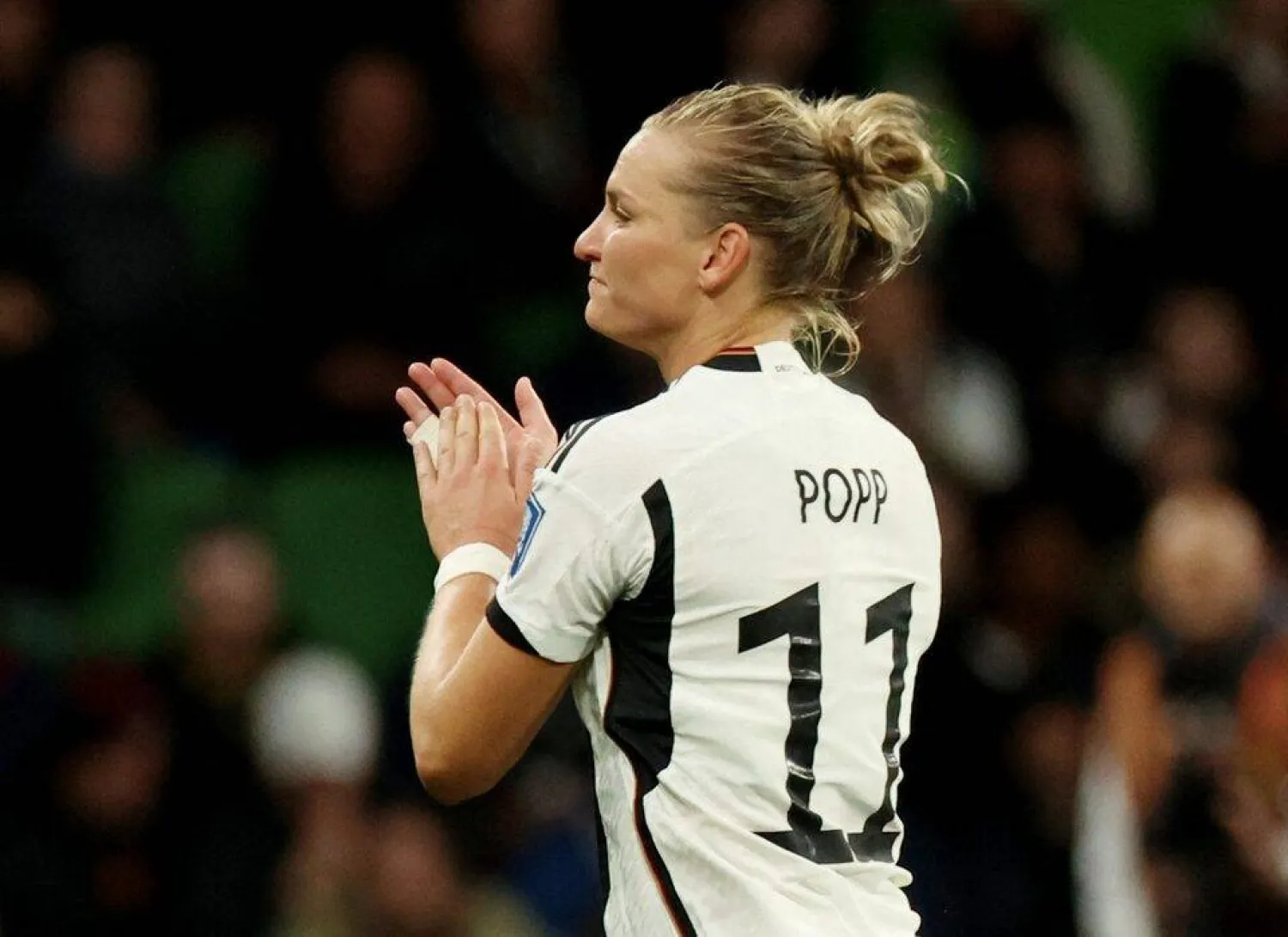 ألكسندرا بوب قائدة المنتخب الألماني للسيدات سابقاً (رويترز)