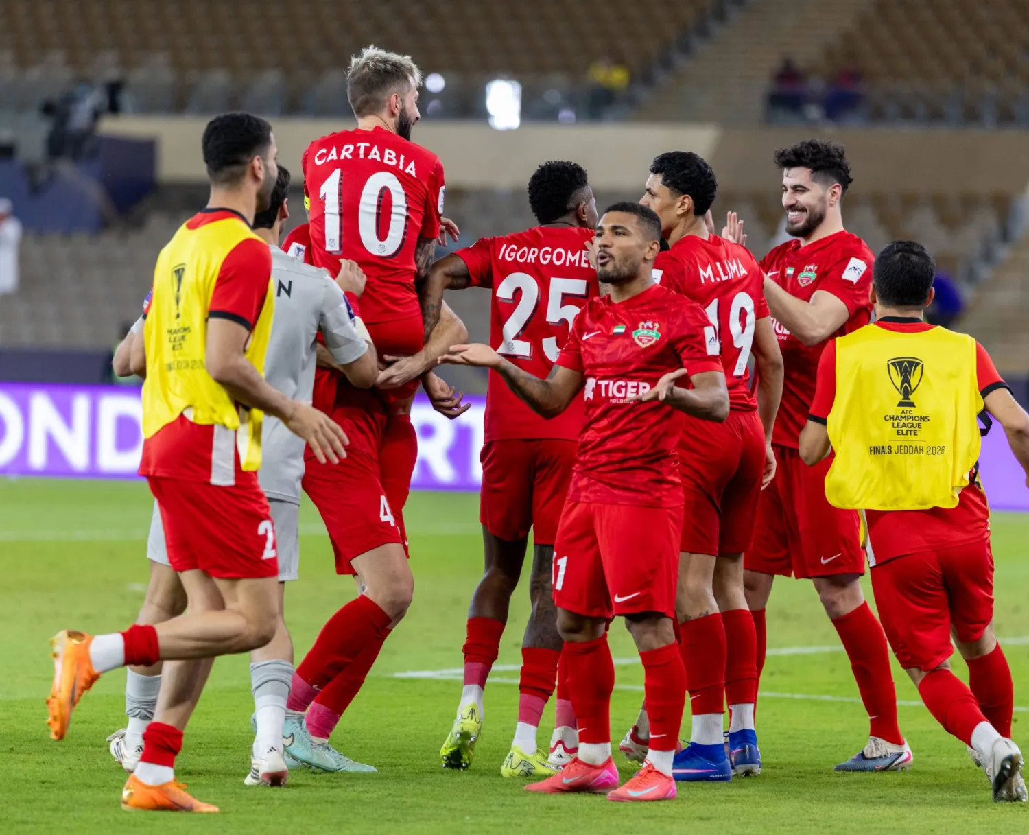 شباب الأهلي لمواصله الزحف نحو الحلم الكبير (موقع شباب الأهلي الإماراتي)