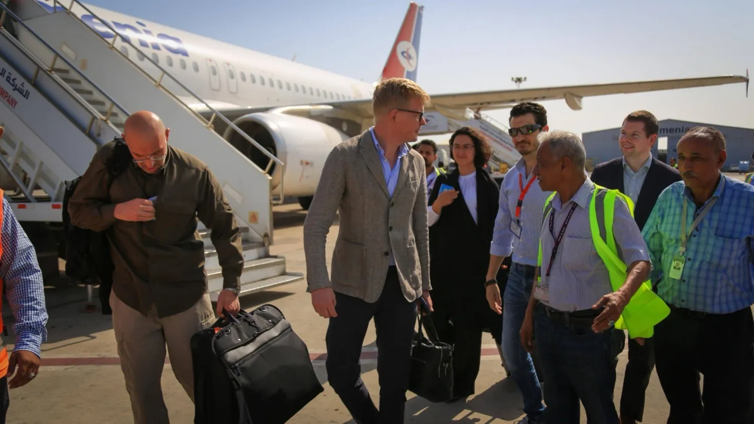 المبعوث الأممي الخاص إلى اليمن هانس غروندبرغ أثناء وصوله عدن مطلع أبريل الحالي (مكتب المبعوث)