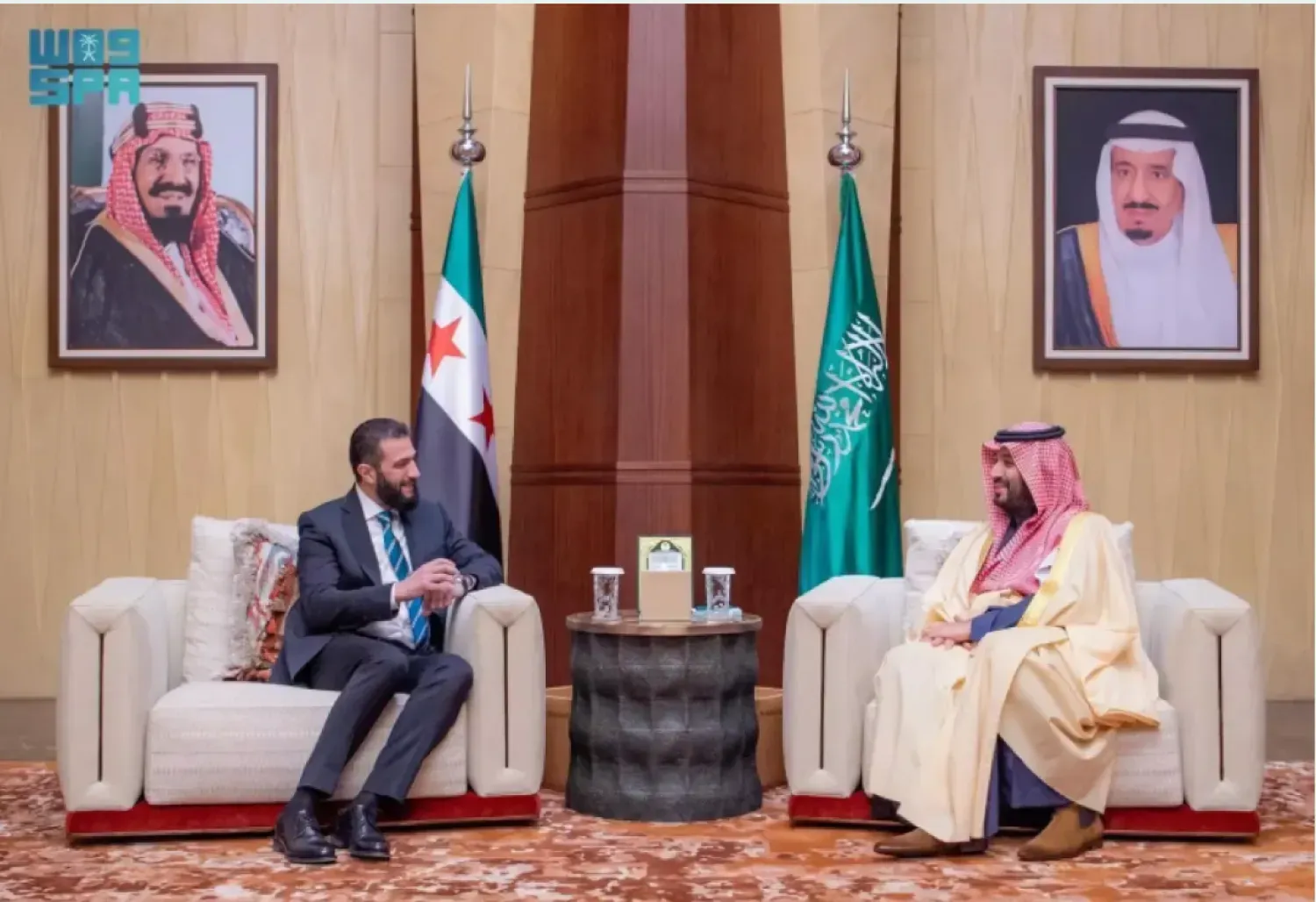 Suudi Arabistan Veliaht Prensi Muhammed bin Selman ile Suriye Devlet Başkanı Ahmed Şara (SPA)