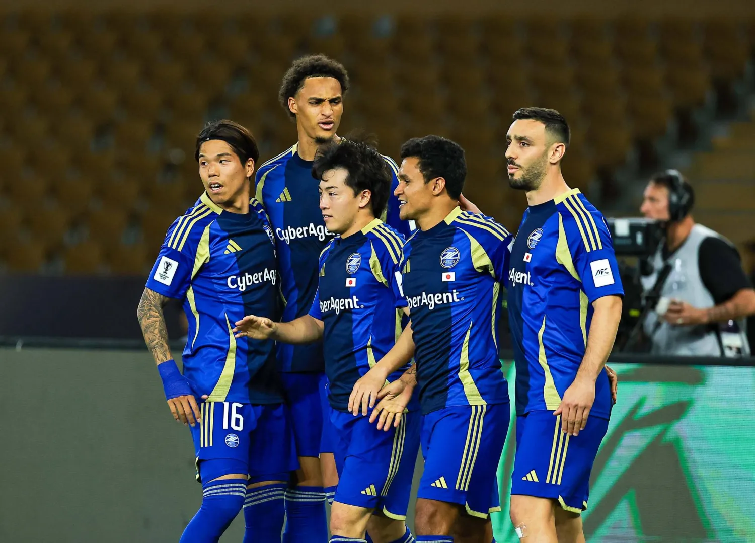 فرحة لاعبي ماتشيدا بهدف التأهل (محمد المانع)