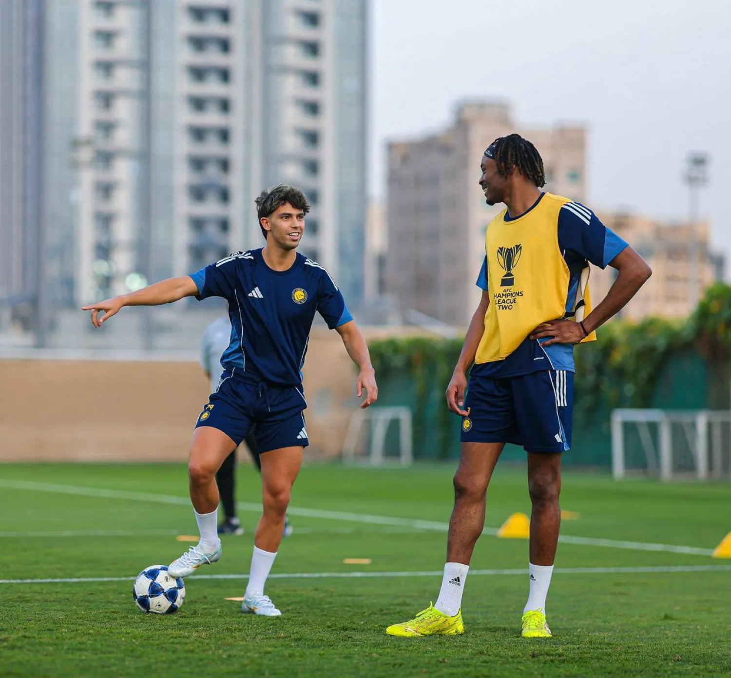 ثنائي النصر فيليكس وكومان جاهزان لموقعة الأهلي القطري (نادي النصر)