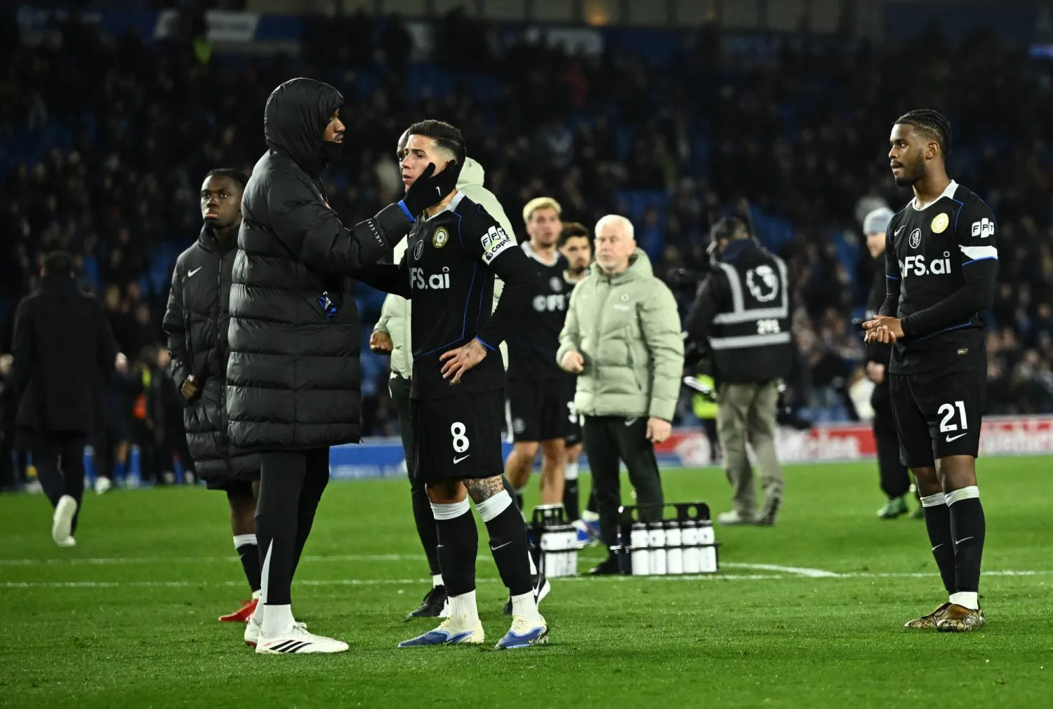 تلقى تشيلسي ضربة قاسية لآماله بالمشاركة في دوري أبطال أوروبا الموسم المقبل (رويترز)