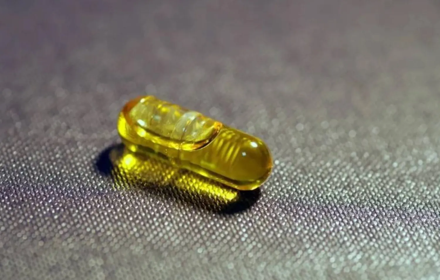 تربط الأبحاث بشكل متنامٍ بين نقص فيتامين «د» وآلام الأعصاب المزمنة (بيكساباي)