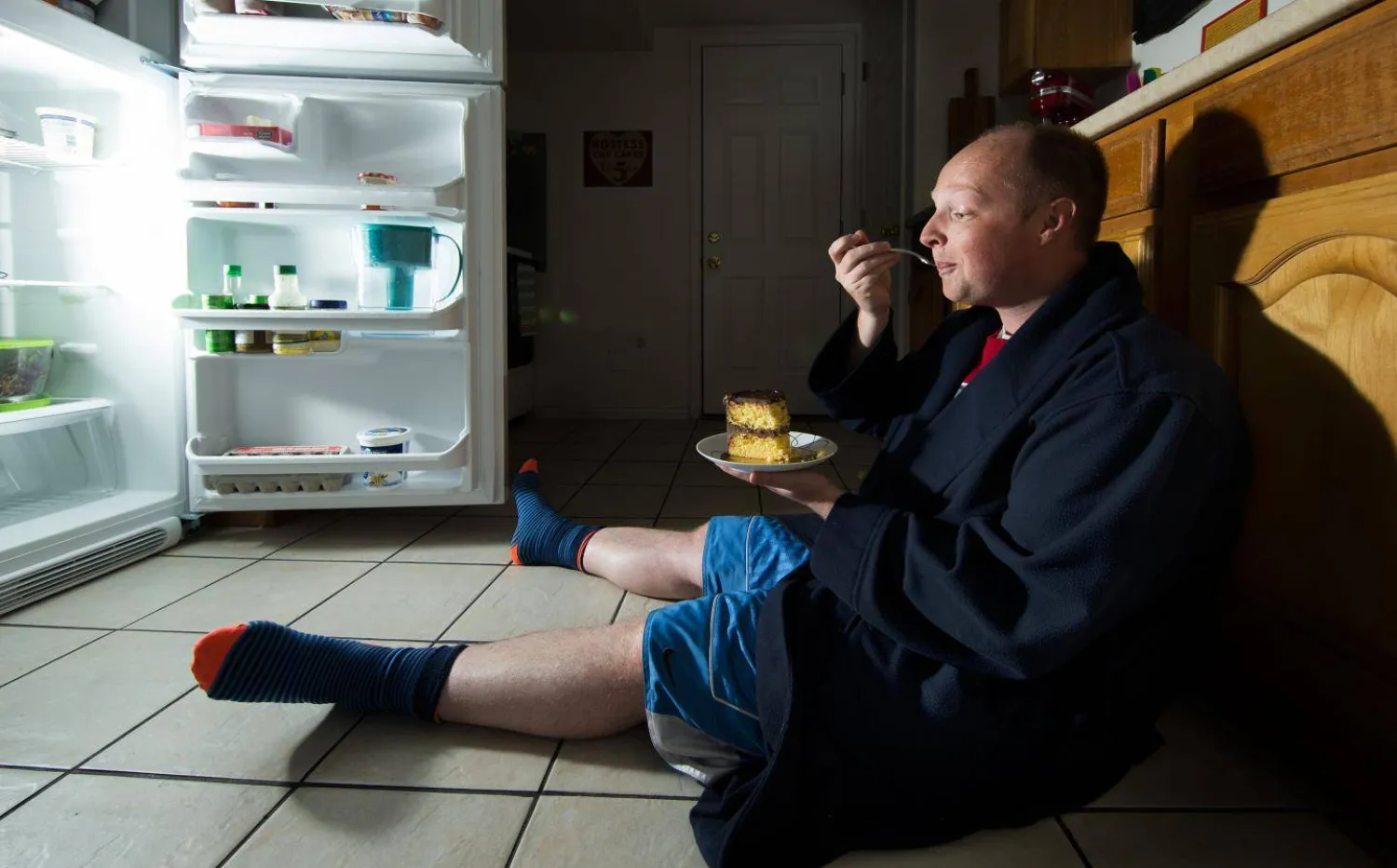 تناول الطعام ليلاً من السلوكيات الشائعة لدى كثير من الأشخاص (جامعة بريغام يونغ الأميركية)