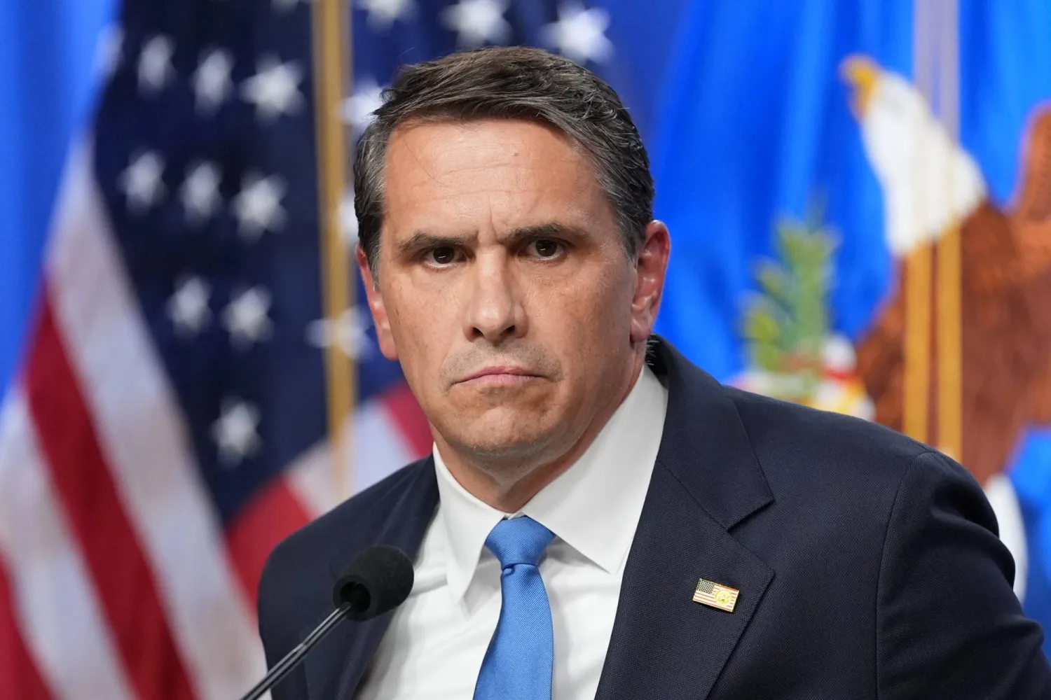 تود بلانش القائم بأعمال وزير العدل الأميركي في مؤتمر صحافي (أ.ب)