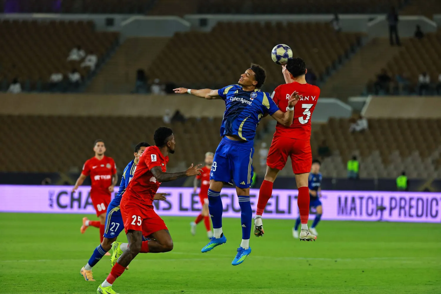 من مباراة شباب الأهلي وماتشيدا الياباني في نصف النهائي الآسيوي (تصوير: محمد المانع)