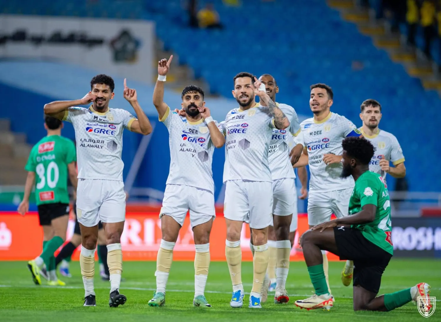 فرحة تعاونية بالهدف الأول (موقع النادي)