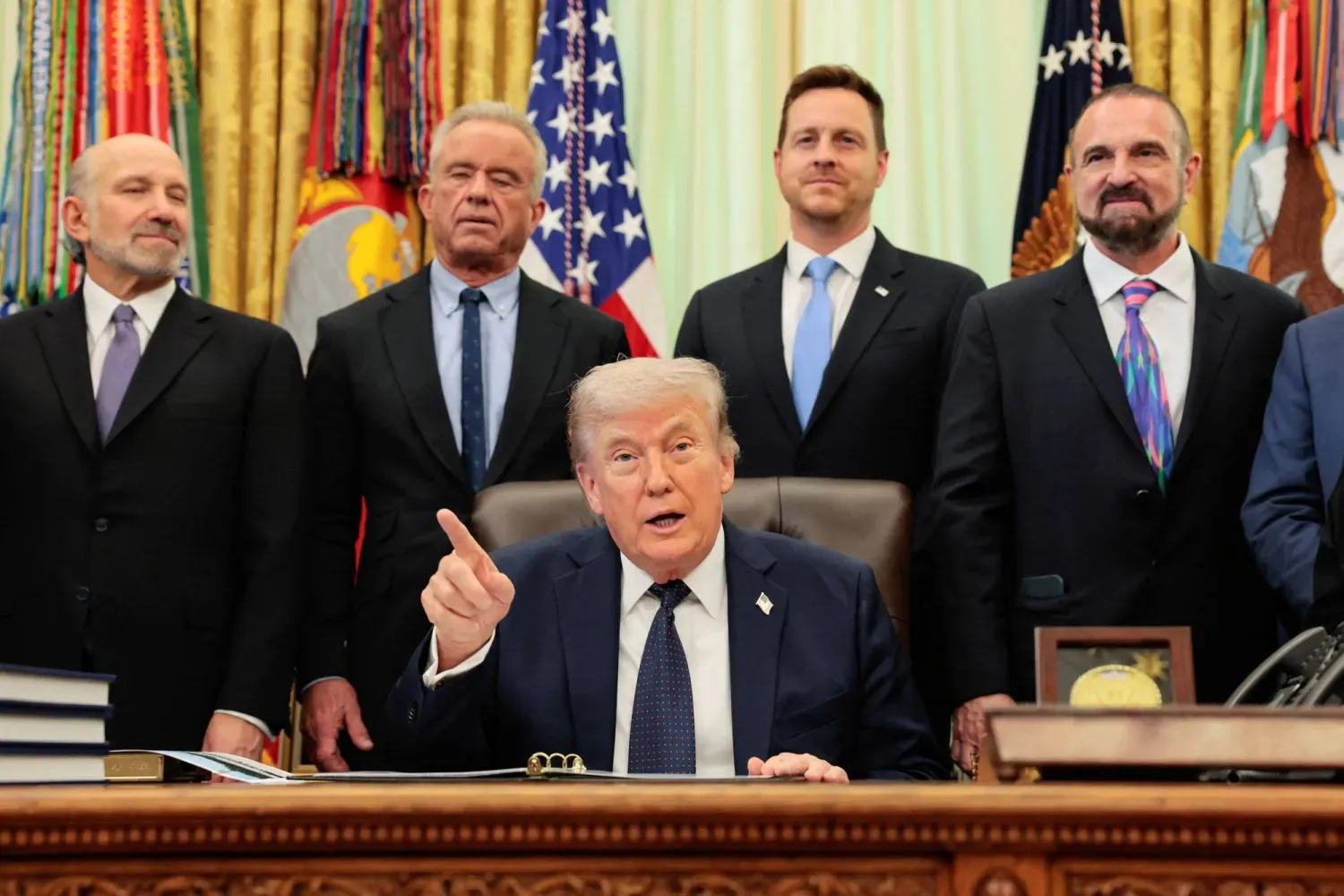 ABD Başkanı Donald Trump, Beyaz Saray'da düzenlenen sağlık hizmetleri konulu toplantıda konuşurken (Reuters)