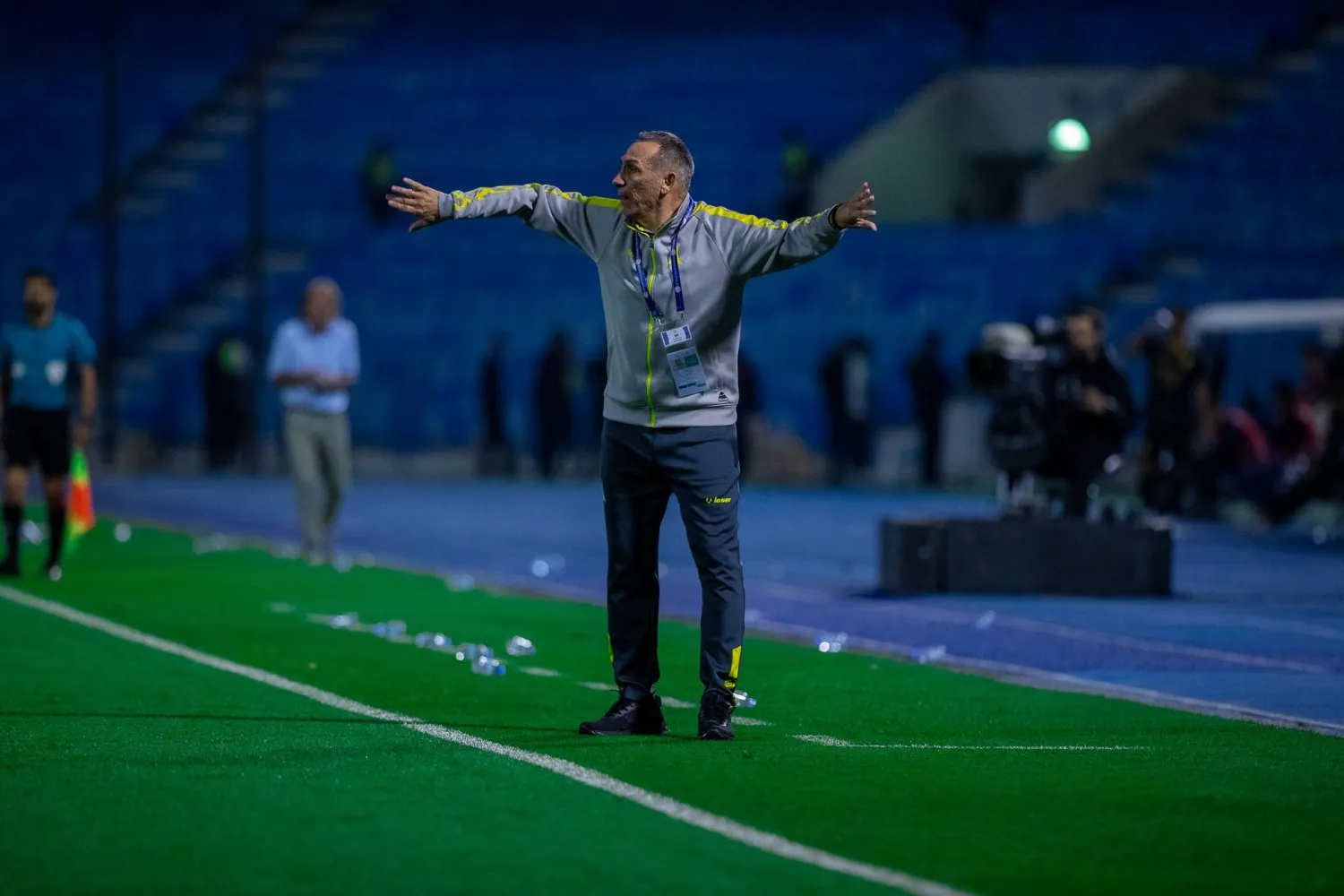 دونيس المدرب الجديد للمنتخب السعودي (تصوير: عيسى الدبيسي)