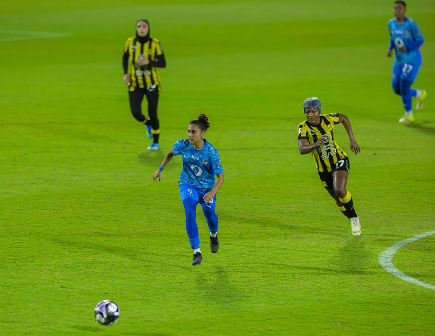 من مباراة الاتحاد ونيوم ضمن الدوري السعودي الممتاز للسيدات (نادي نيوم)