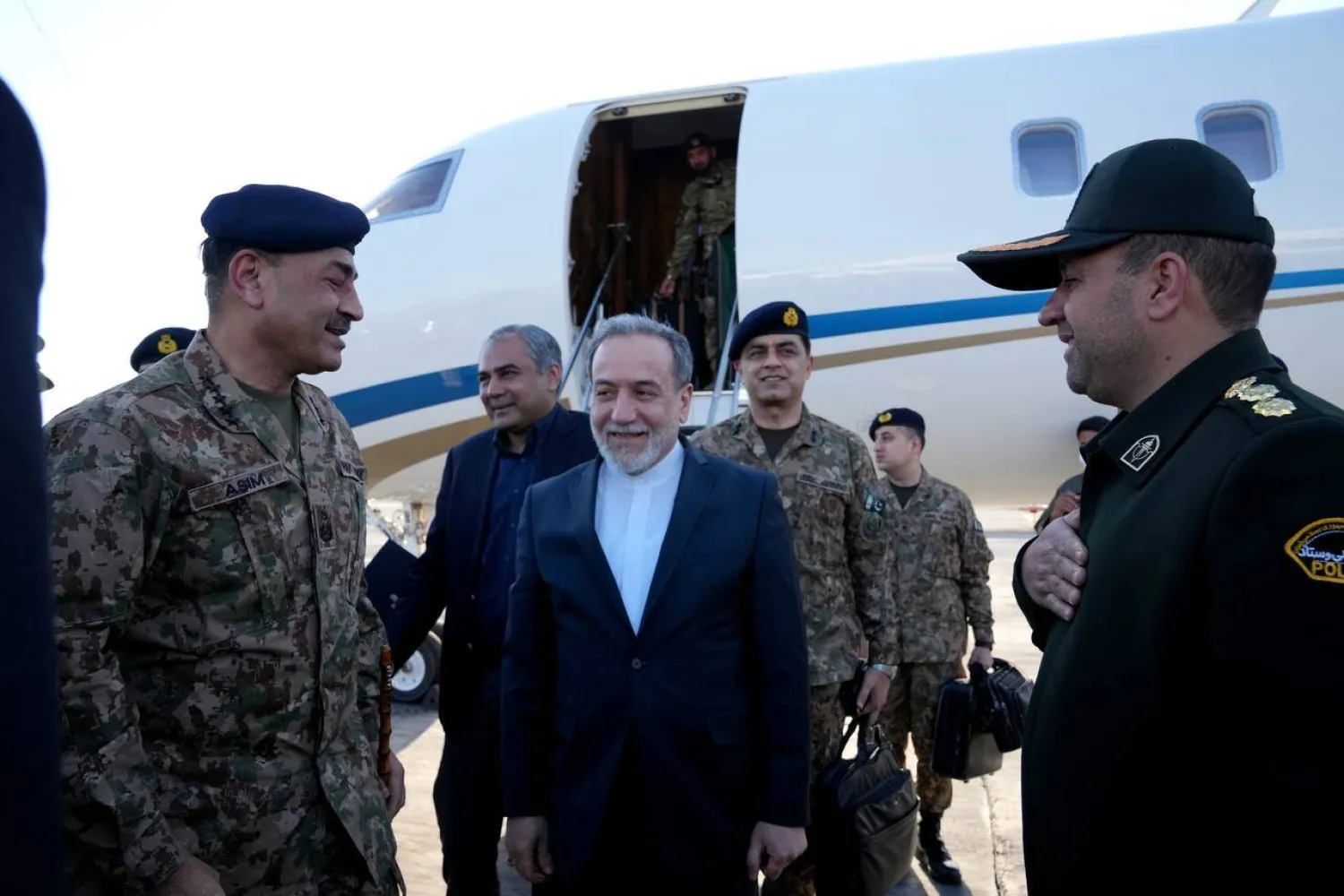 عراقجي يستقبل قائد الجيش الباكستاني عاصم منير في طهران الأسبوع الماضي