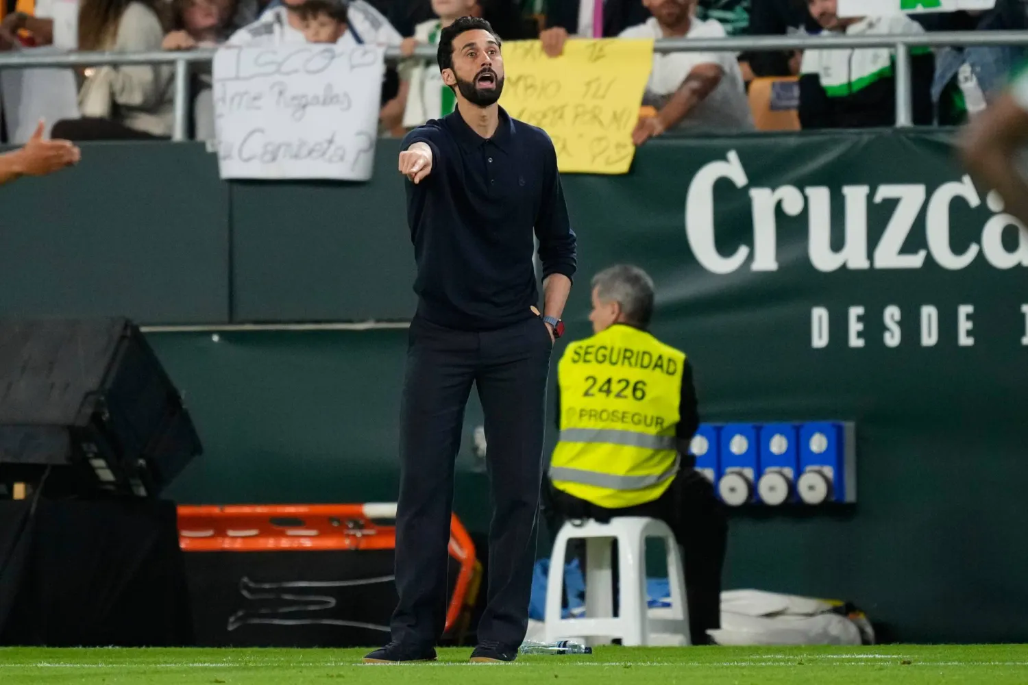 ألفارو أربيلوا المدير الفني لفريق ريال مدريد الإسباني (أ.ب)