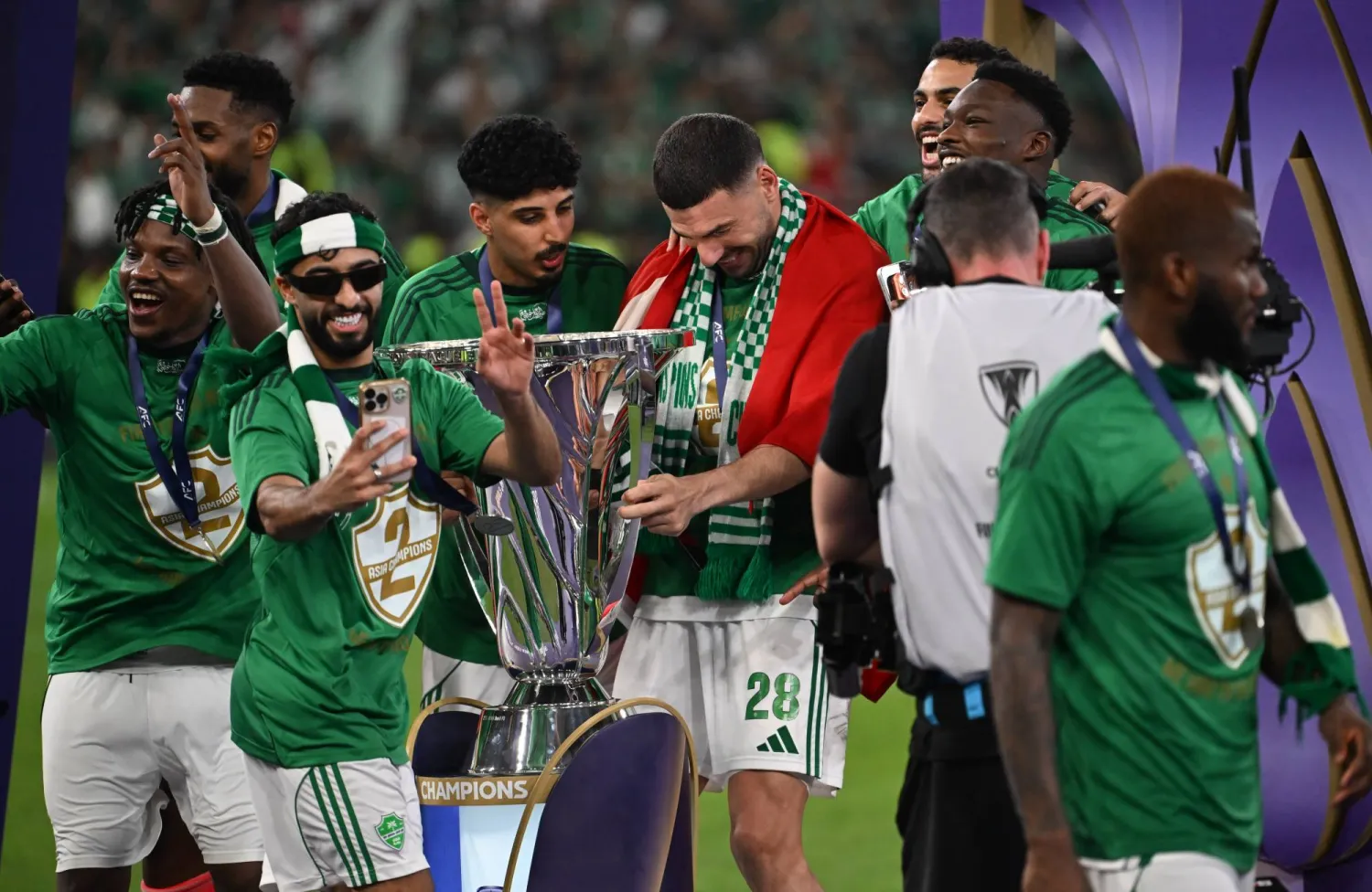 الأهلي احتفل بالتتويج الآسيوي للمرة الثانية على التوالي (تصوير: علي خمج) 