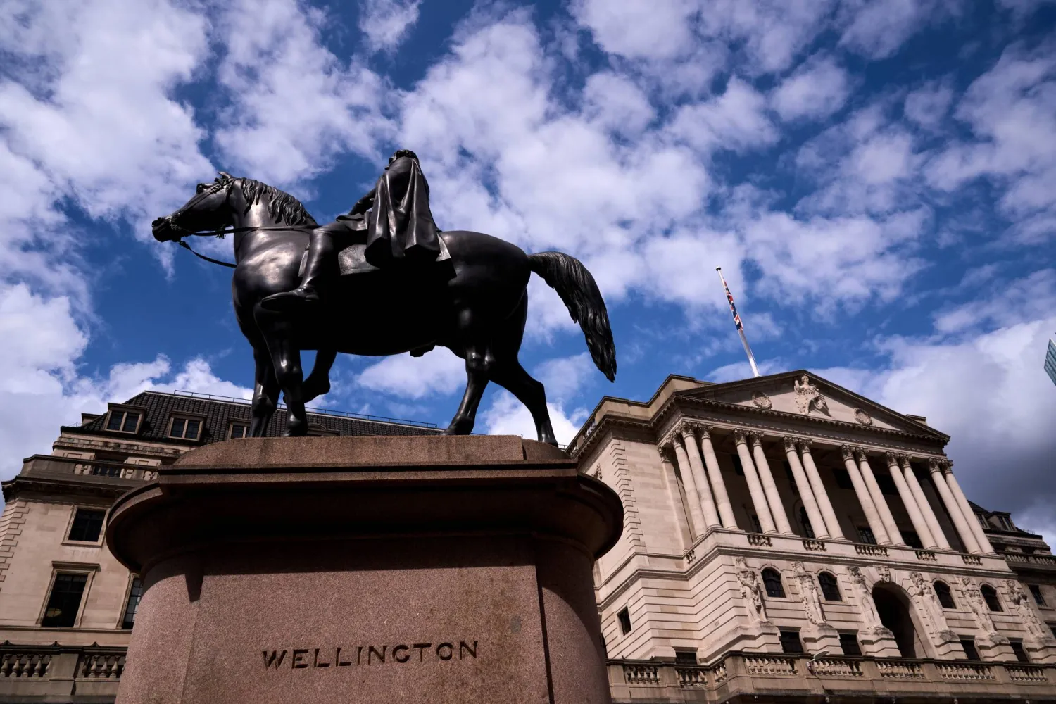 بنك إنجلترا في مدينة لندن (د.ب.أ)