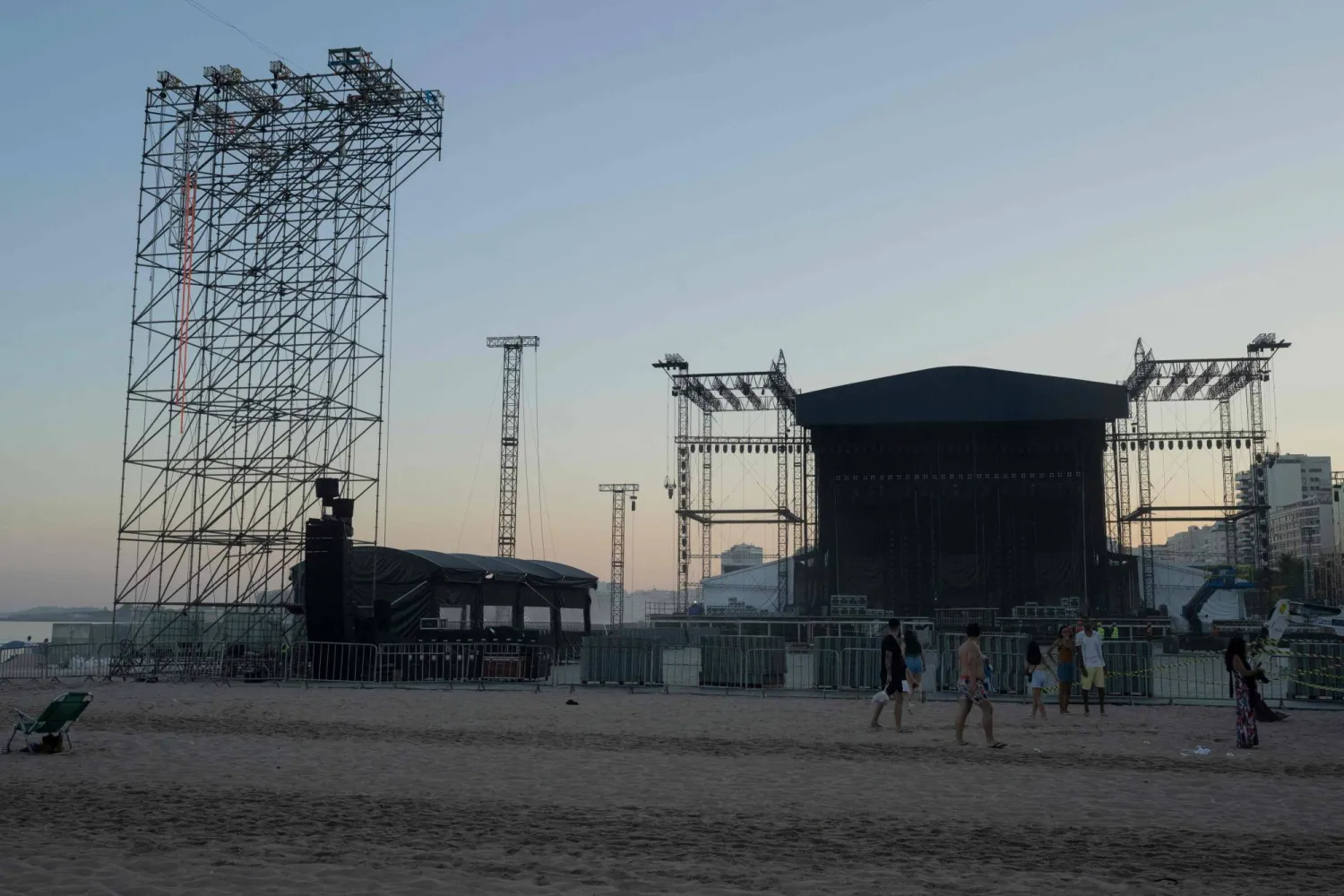 A general view of the stage after the death of a worker in an accident that occurred during its setup for Colombian singer Shakira at Copacabana Beach in Rio de Janeiro, Brazil, on April 26, 2026. (AFP)