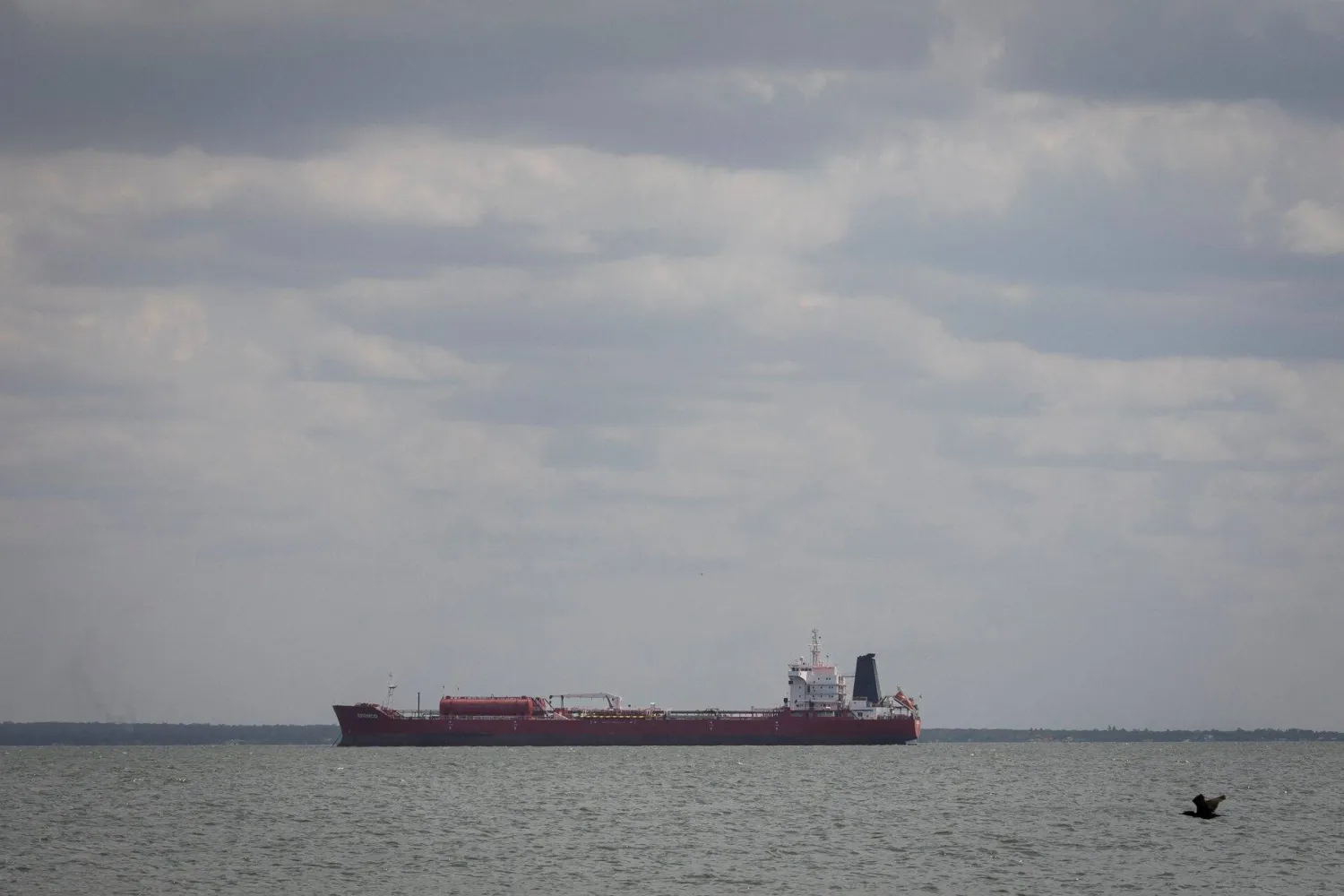 مددت أميركا الإعفاء الممنوح للفلبين لشراء النفط الروسي من 17 أبريل إلى 16 مايو 2026 (رويترز)