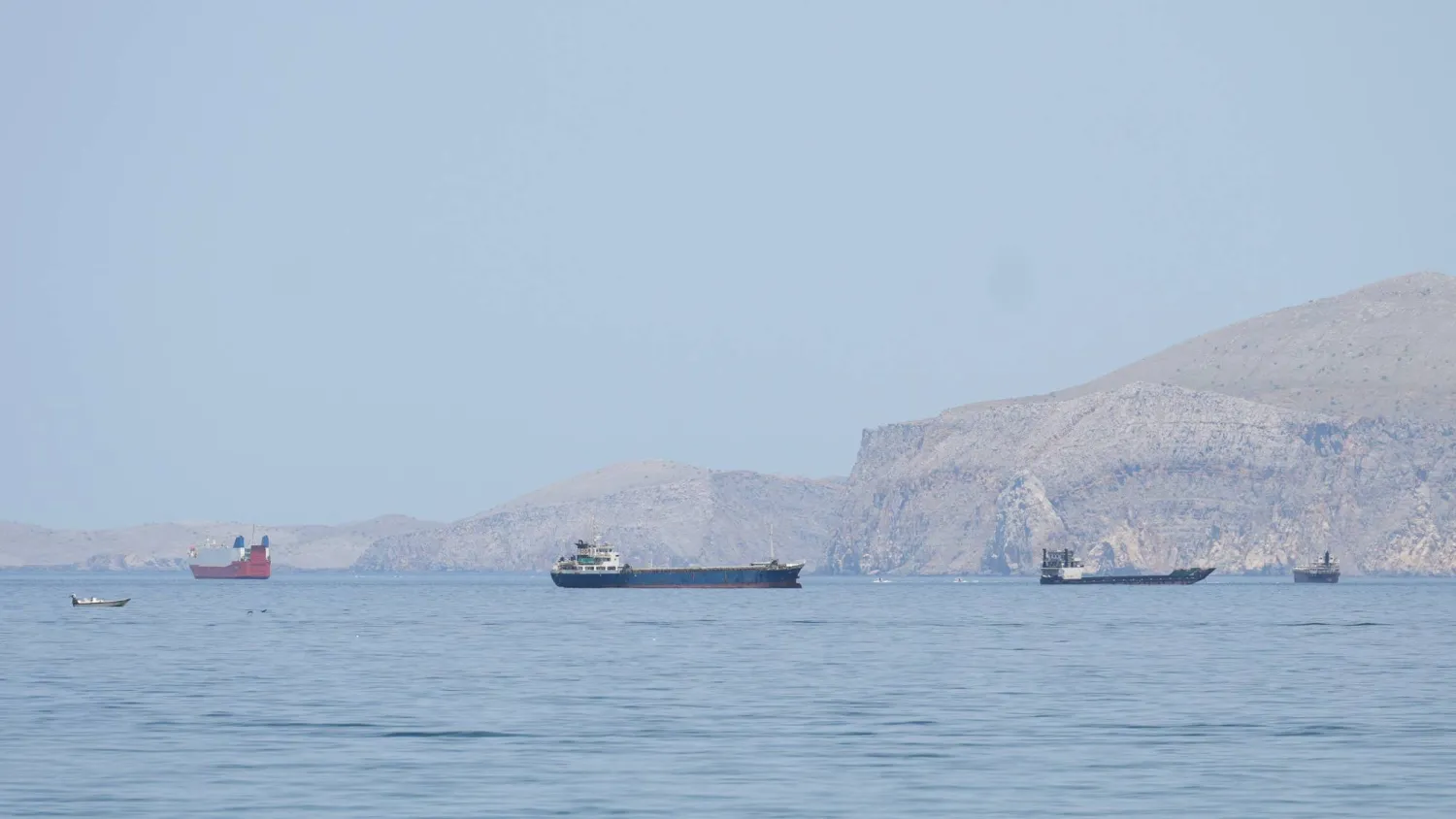  Ships and boats in the Strait of Hormuz, Musandam, Oman, April 24, 2026. (Reuters)