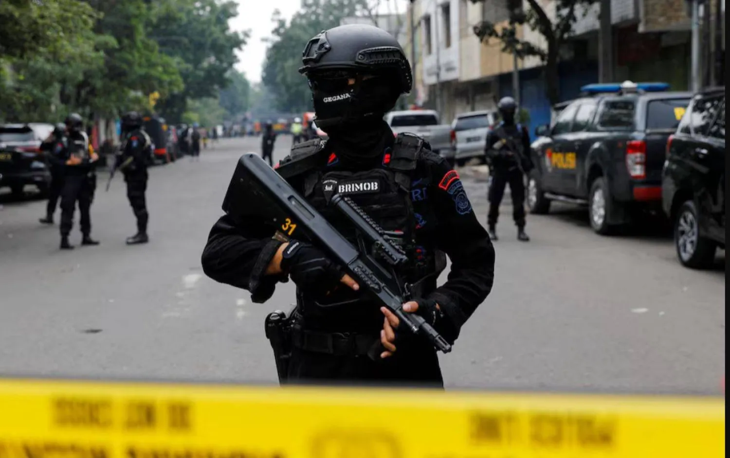 عناصر من الشرطة الإندونيسية (أرشيفية - رويترز)