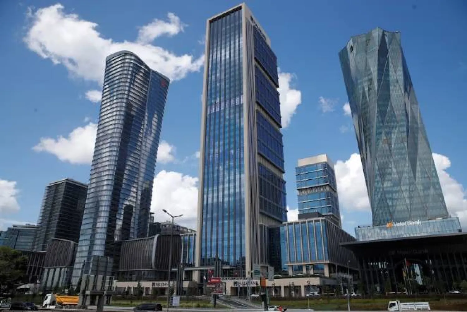 منظر عام لمركز إسطنبول المالي (رويترز)