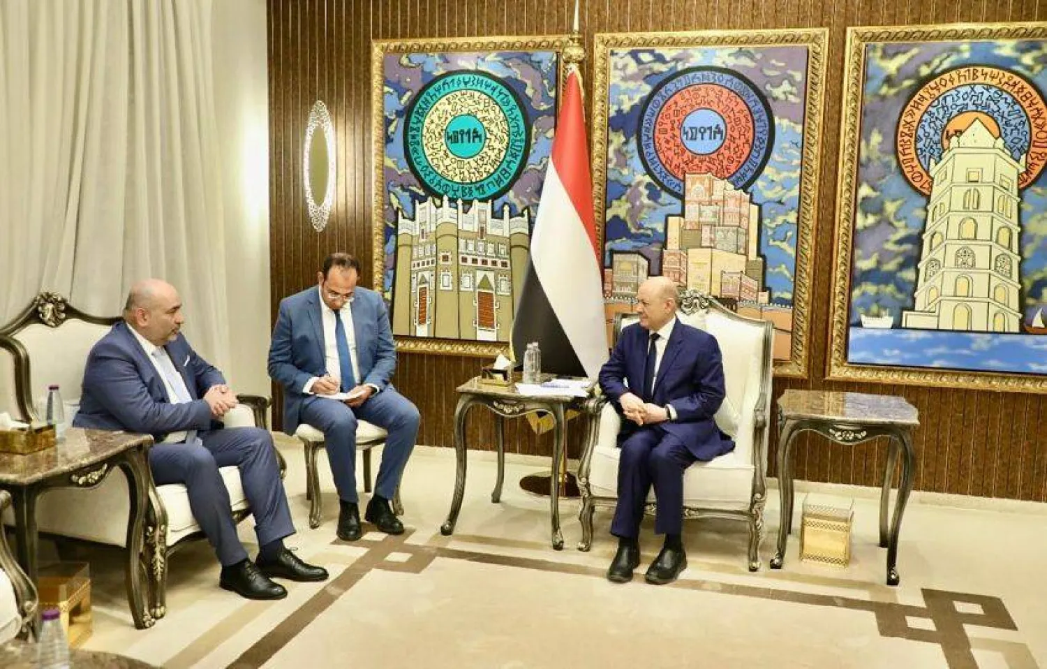 رئيس مجلس القيادة اليمني رشاد العليمي استقبل في الرياض نائب رئيس البرلمان الألماني (سبأ)