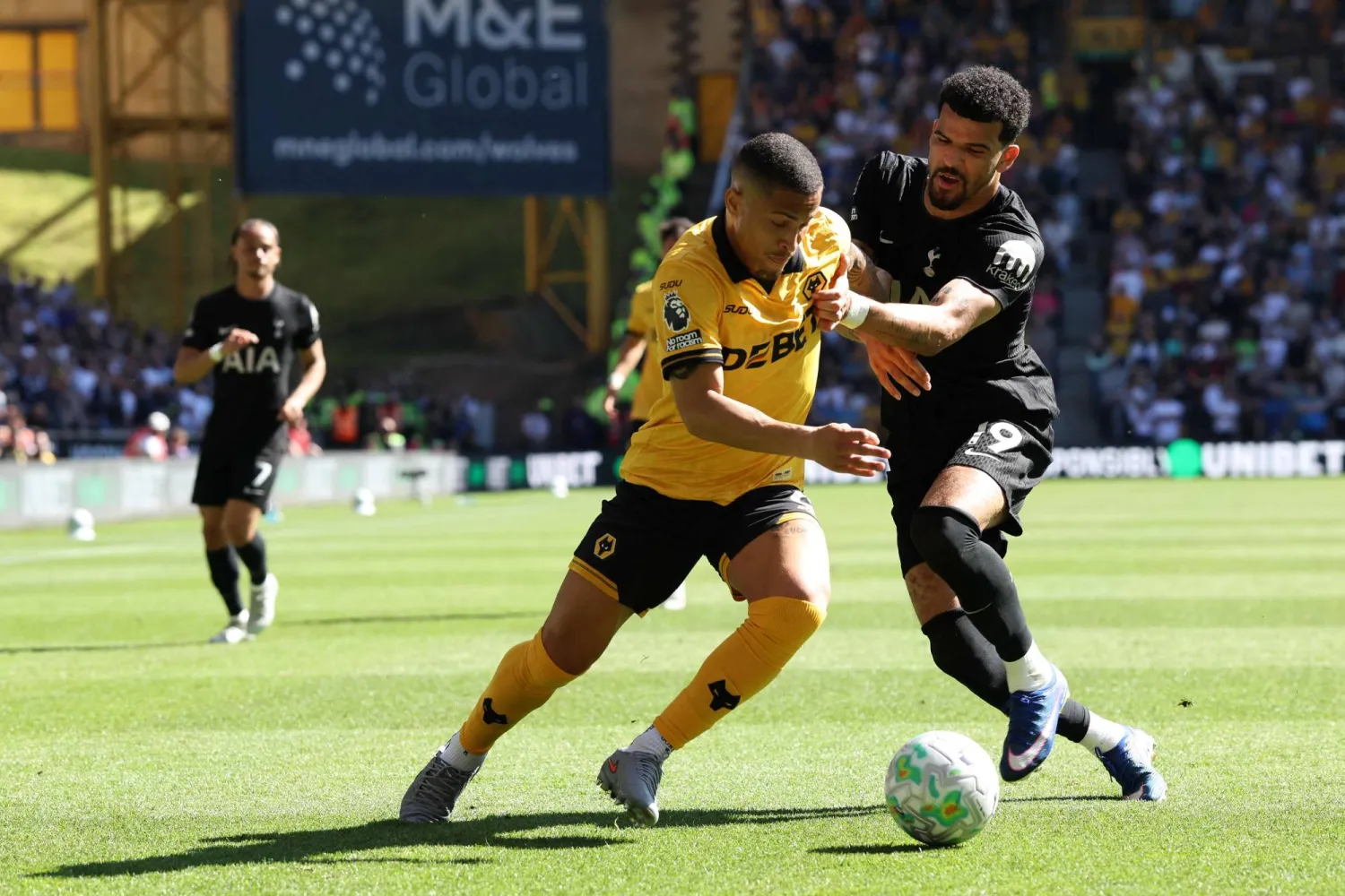 فريق أتلتيكو مدريد الإسباني أبدى أيضاً اهتماما بغوميز (أ.ف.ب)