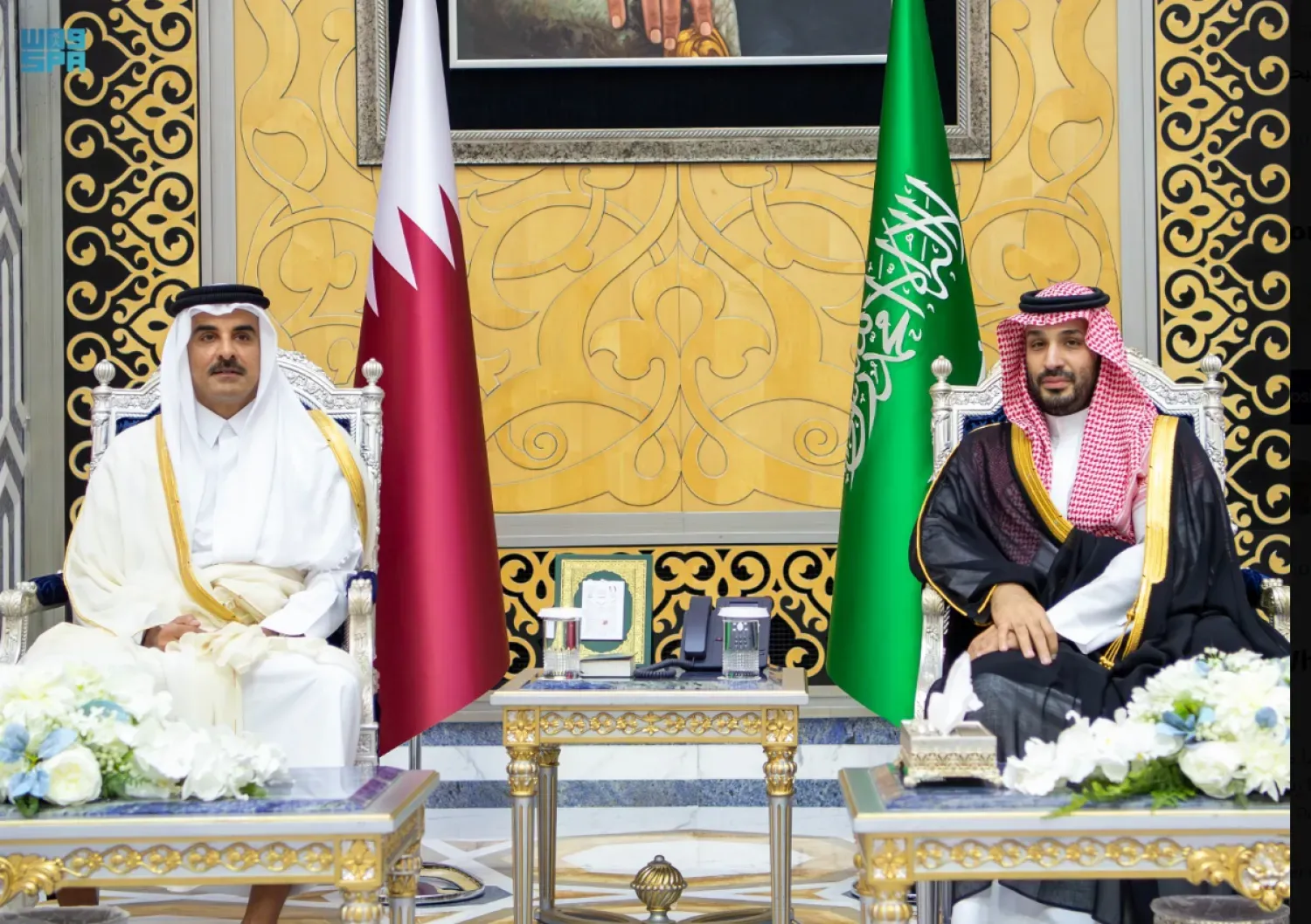 Suudi Arabistan Veliaht Prensi Muhammed bin Selman, Katar Emiri Temim bin Hamad Al Sani ile bir araya geldi (SPA)