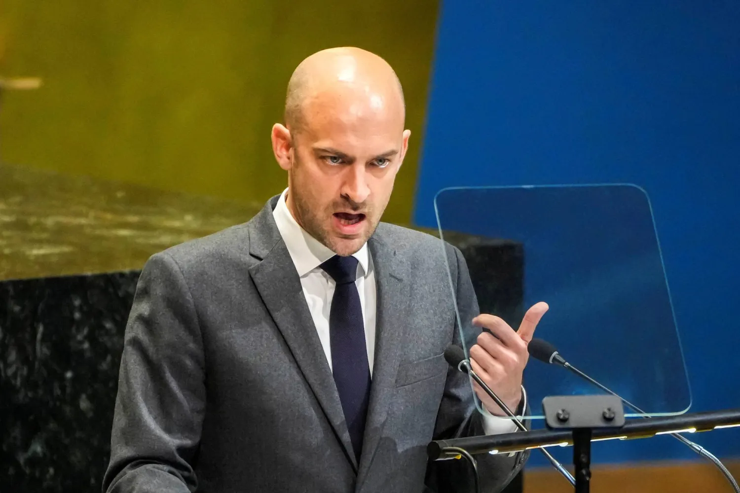 الوزير جان نويل بارو ملقياً كلمة فرنسا بمناسبة الاجتماع المخصص في الأمم المتحدة لمعاهدة منع انتشار الأسلحة النووية في نيويورك الاثنين (رويترز)