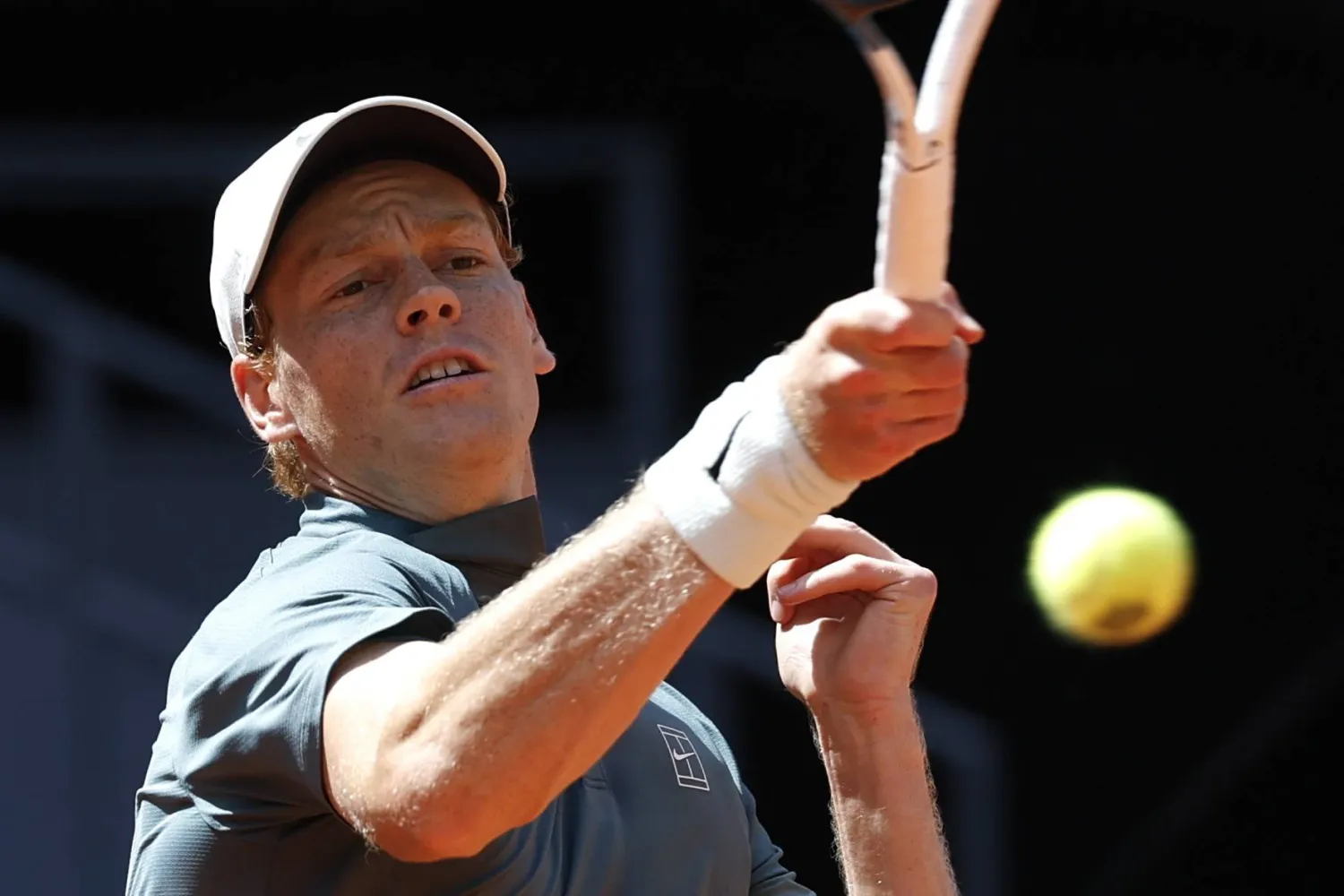 الإيطالي يانيك سينر (إ.ب.أ)