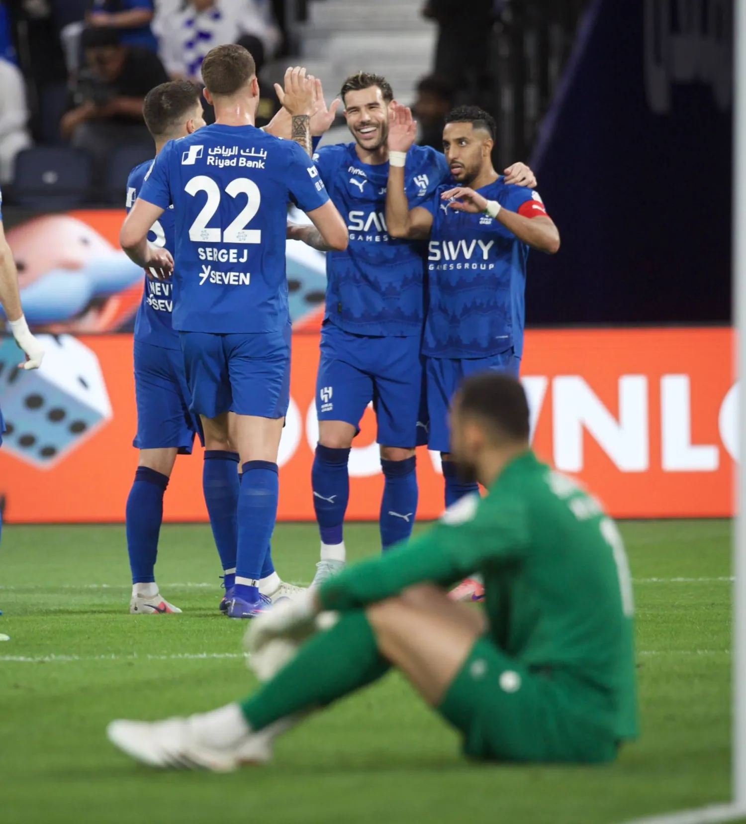 فرحة زرقاء بهدف سافيتش (تصوير: نايف العتيبي) 