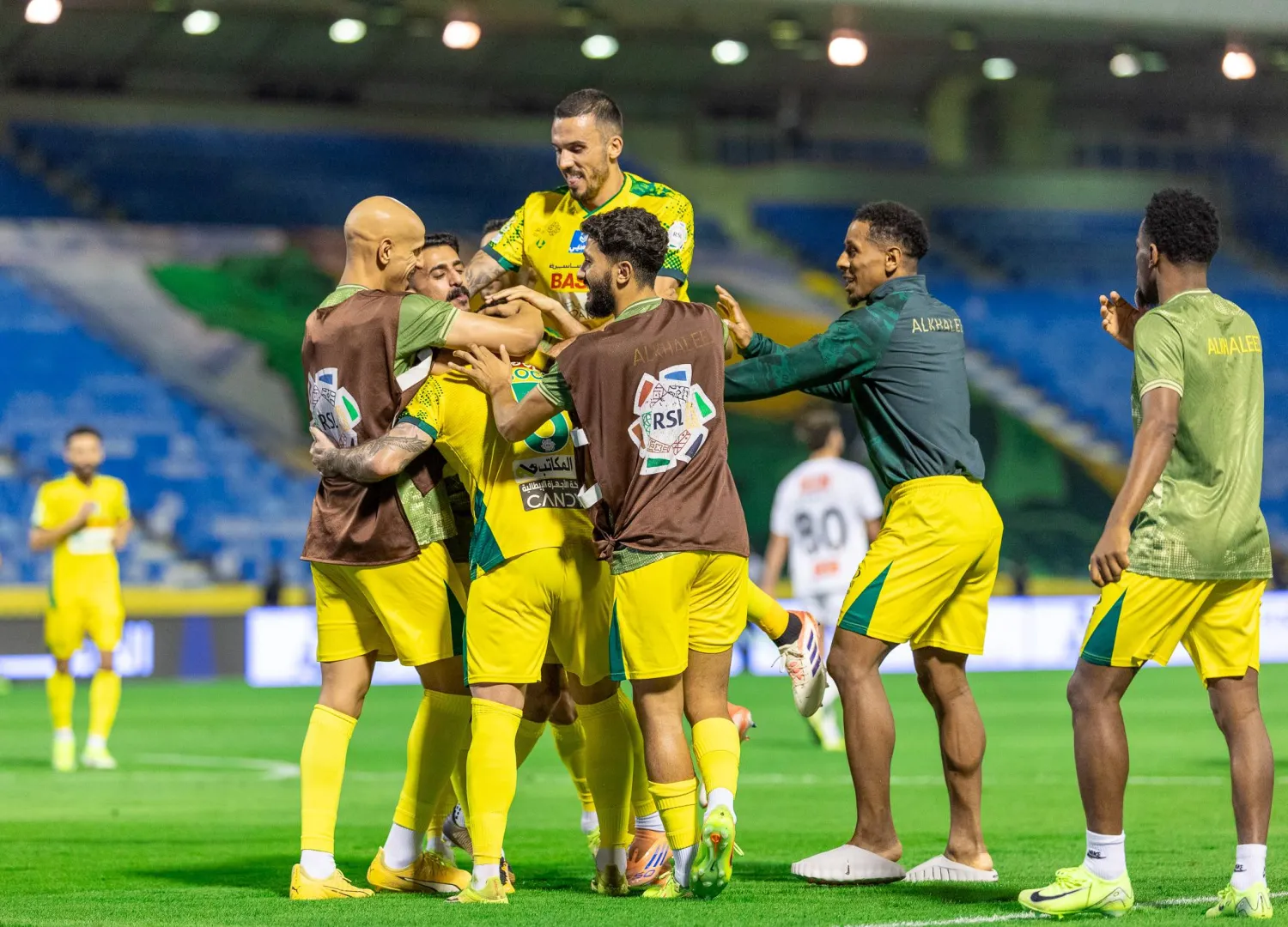 انتصار كبير سجله الخليج في شباك النجمة (تصوير: عيسى الدبيسي) 