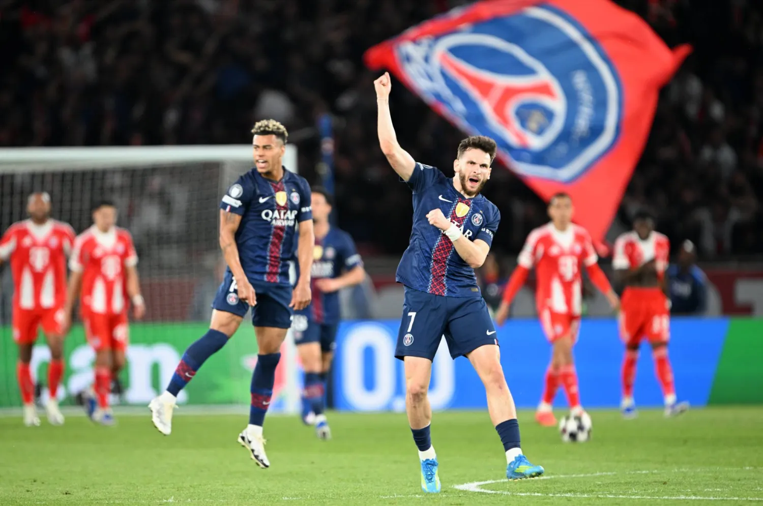 فوز باريس سان جيرمان الفرنسي حامل اللقب على ضيفه بايرن ميونيخ الألماني (د.ب.أ)