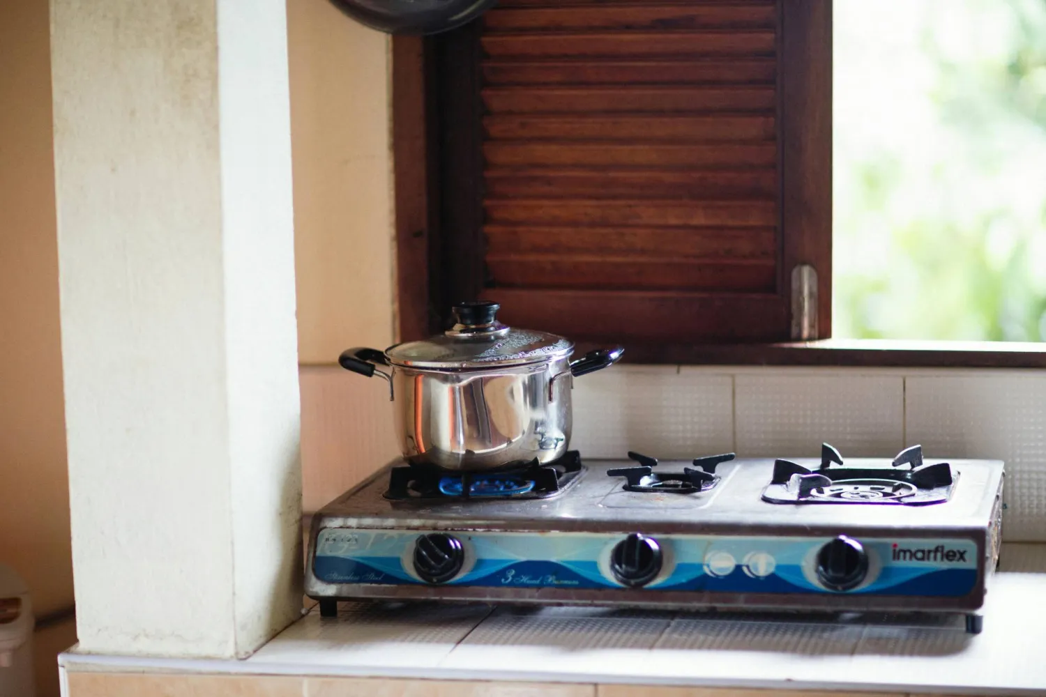 تسخين الزيوت إلى درجات عالية يؤدي إلى تكوّن الدهون المتحولة (بيكسلز)