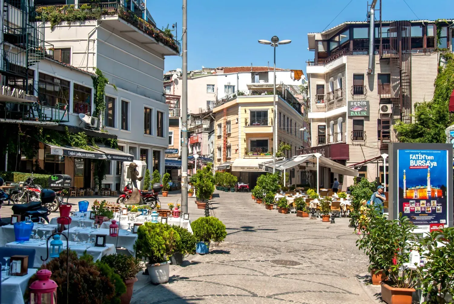 Samatya sokakları, birçok ünlü Türk dizisinin sahnelerinin çekildiği yerler arasında yer alıyor (Şarku’l Avsat)