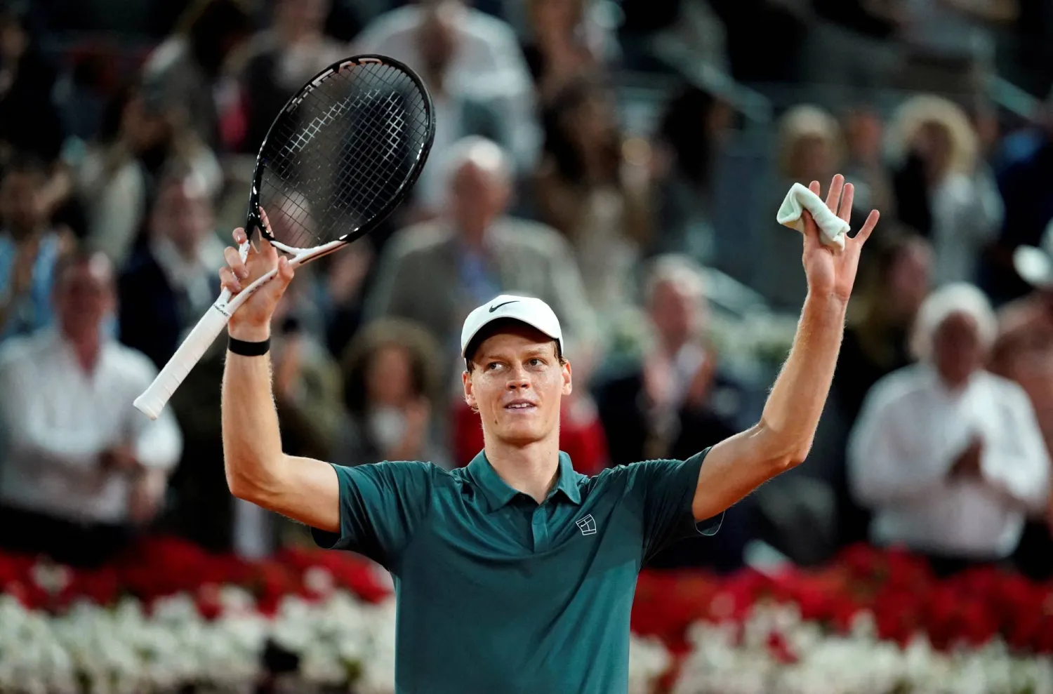 Tennis - Madrid Open - Park Manzanares, Madrid, Spain - April 29, 2026 Italy's Jannik Sinner celebrates winning his quarter final match against Spain's Rafael Jodar REUTERS/Ana Beltran