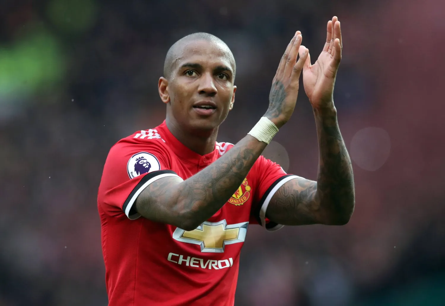 آشلي يونغ (د.ب.أ)