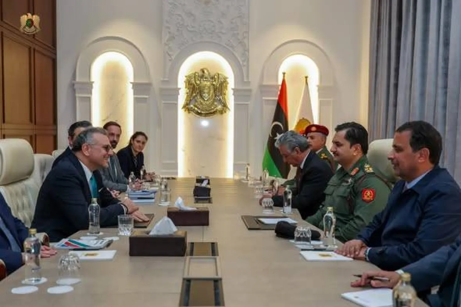 صدام حفتر مستقبلاً بولس في بنغازي يناير الماضي (القيادة العامة)