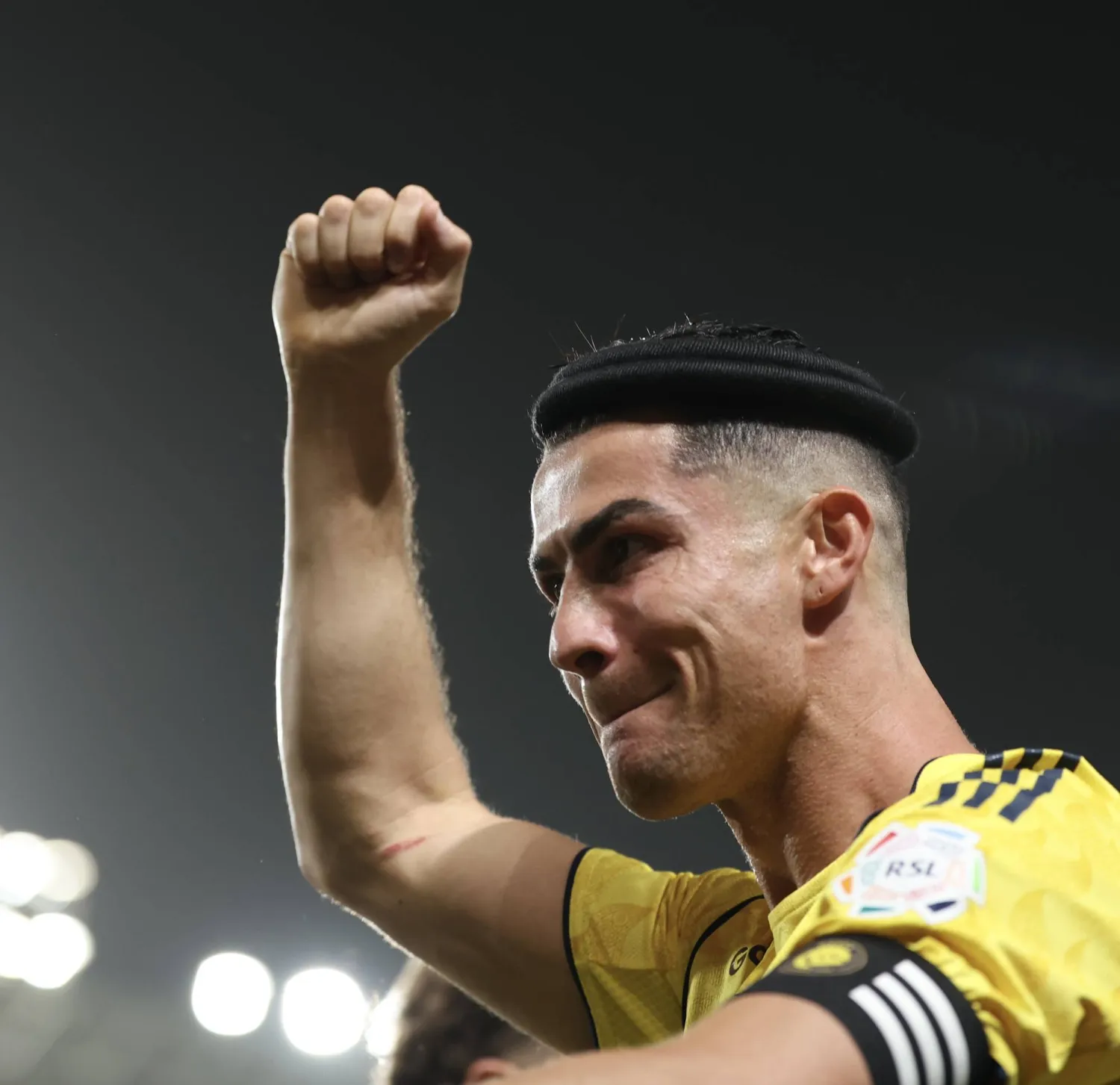 رونالدو محتفلاً بعد الفوز على الأهلي (تصوير: عبد العزيز النومان) 