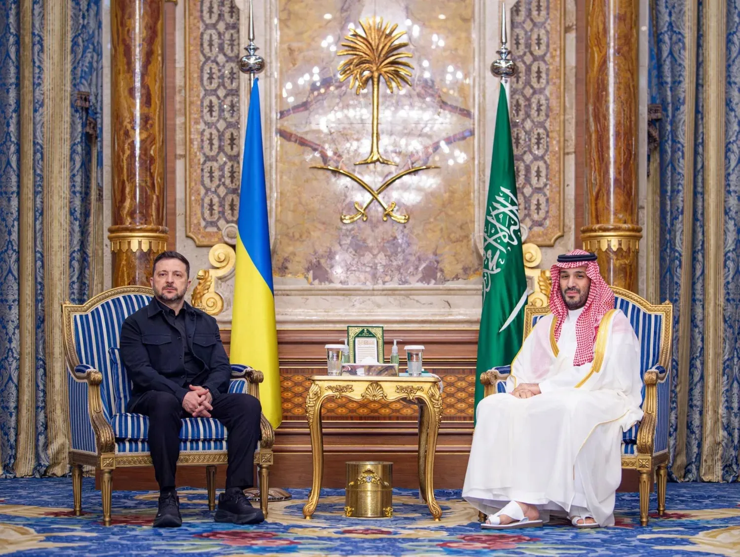 Prince Mohammed bin Salman, Saudi Crown Prince and Prime Minister, and Ukraine’s President Volodymyr Zelenskyy meet in Jeddah on Friday. (SPA) 
