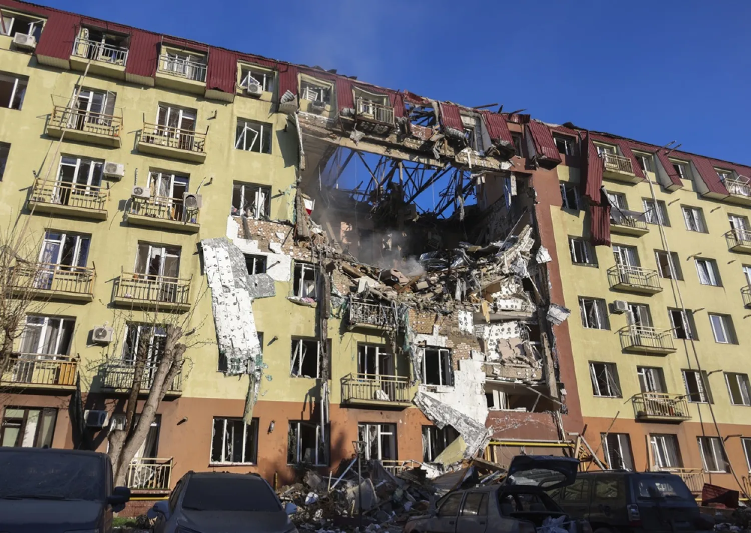  The site of a Russian strike on a residential building in Odesa, Ukraine, 06 April 2026, amid the ongoing Russian invasion. (EPA)