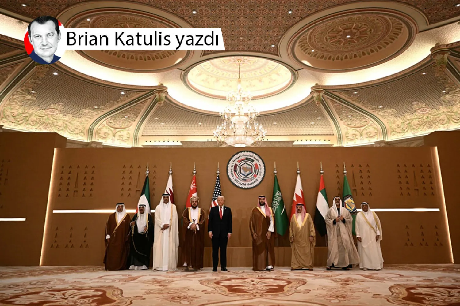 Suudi Arabistan Veliaht Prensi Muhammed bin Selman ve ABD Başkanı Donald Trump, Riyad'da düzenlenen Körfez İşbirliği Konseyi zirvesinde Körfez liderleriyle (AFP)