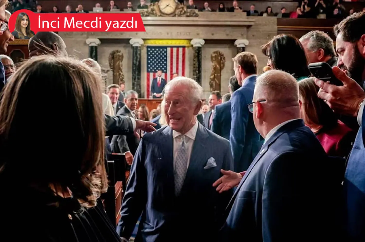 Kral Charles, ABD Kongresi'nde konuşmasını yaptıktan sonra tebrikleri kabul ederken (Reuters)