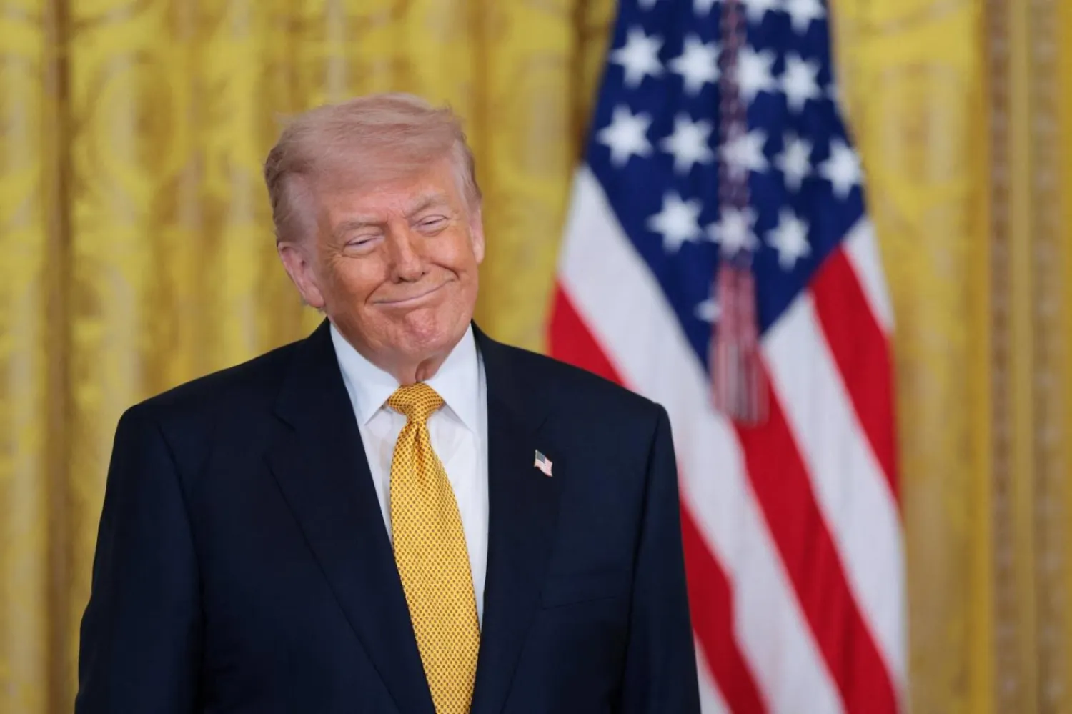 Anketlere göre, çarşamba günü Asker Anneleri Günü kutlamaları kapsamında düzenlenen etkinlikte görüntülenen Başkan Trump'ın destek oranı, silahlı saldırının ardından büyük ölçüde değişmedi; yüzde 39'dan yüzde 38'e geriledi (Reuters)