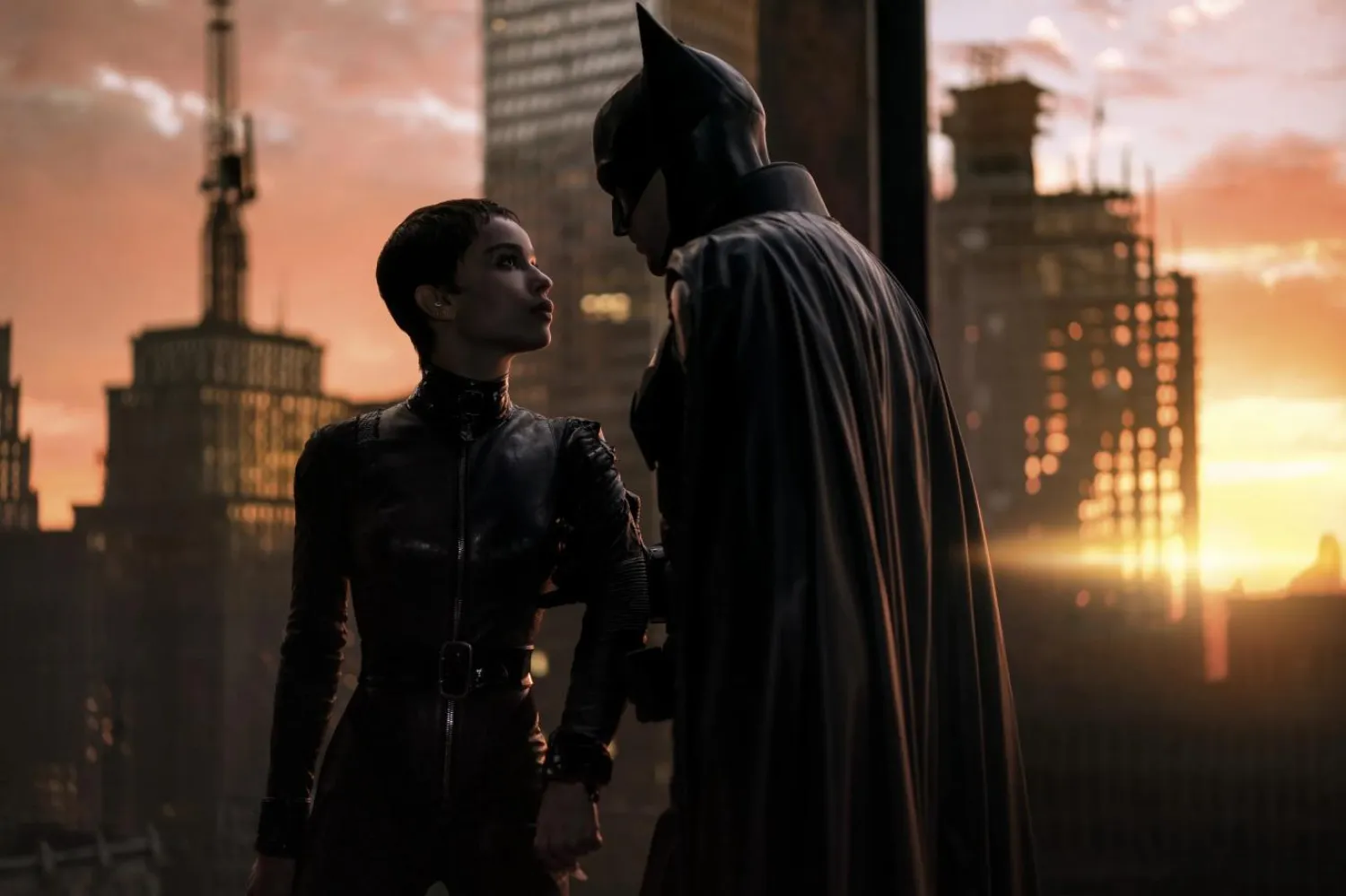 Robert Pattinson'a (sağda) Zoë Kravitz'in (solda) eşlik ettiği 2022 yapımı The Batman üç dalda Oscar adaylığı kazanmıştı  (Warner Bros)