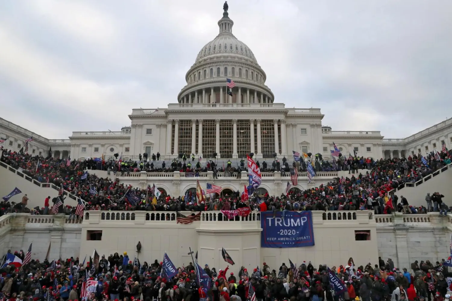 Seçimlere hile karıştırıldığını öne süren Trump'ın konuşmasının ardından 6 Ocak 2021'de Kongre'ye baskın düzenlenmişti (Reuters)