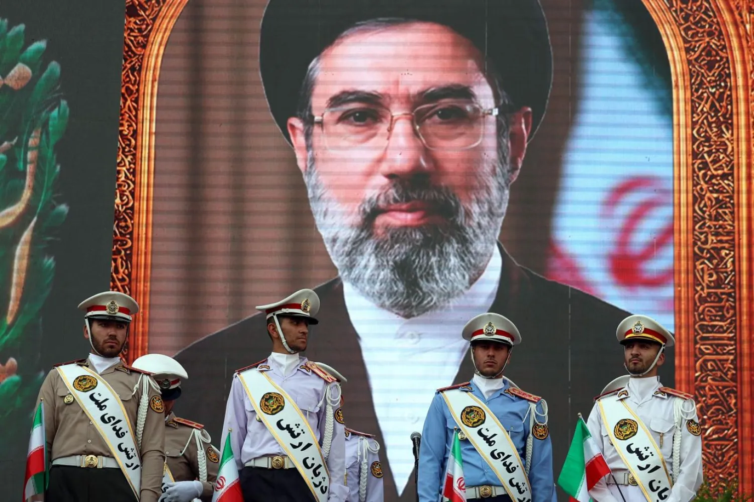 İran'ın dini lideri Mücteba Hamaney, bu hafta yayımladığı mesajında "İsrail'in sonunun yaklaştığını" söylemişti (AFP)